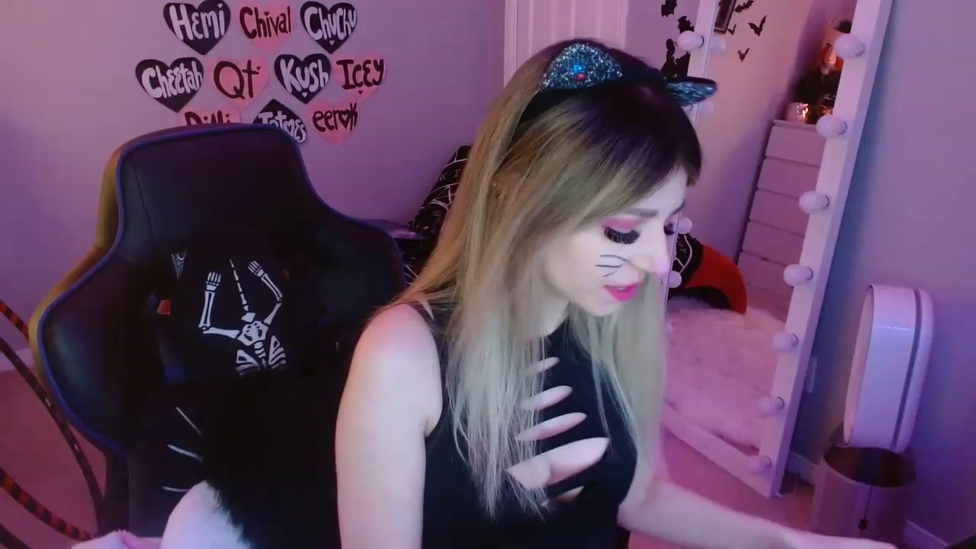 Gallery image thumbnail from Serafina's myfreecams stream on, 04/02/2023, 05:37 image 2 of 20