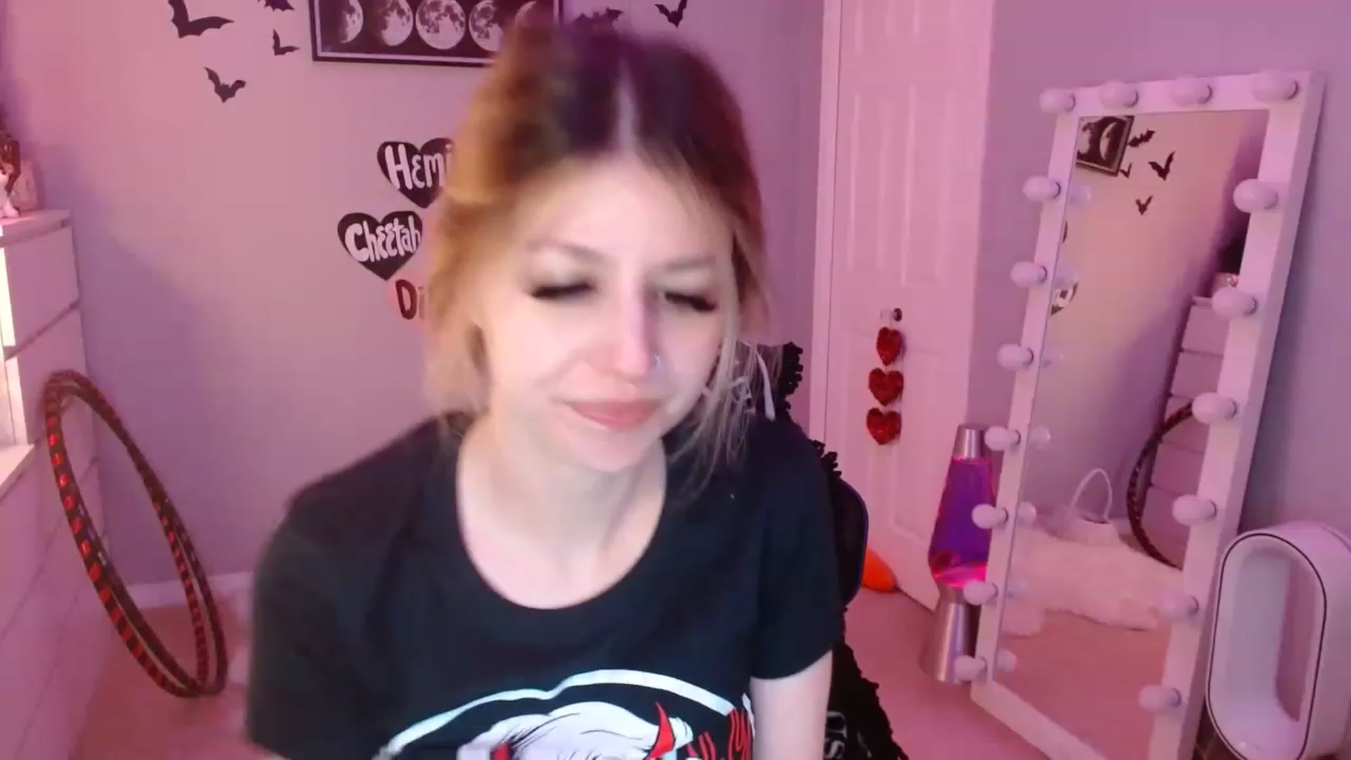 Gallery image thumbnail from Serafina's myfreecams stream on, 04/09/2023, 05:31 image 2 of 20