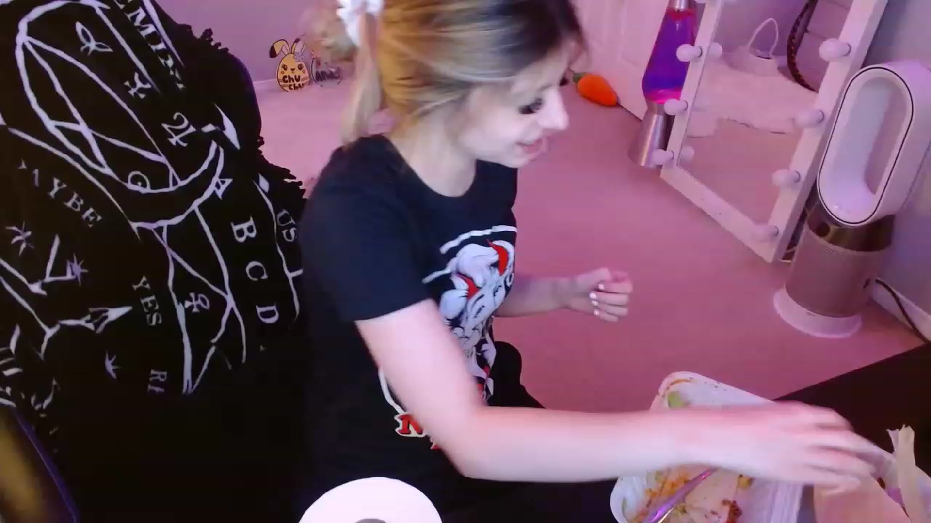 Gallery image thumbnail from Serafina's myfreecams stream on, 04/09/2023, 05:31 image 1 of 20
