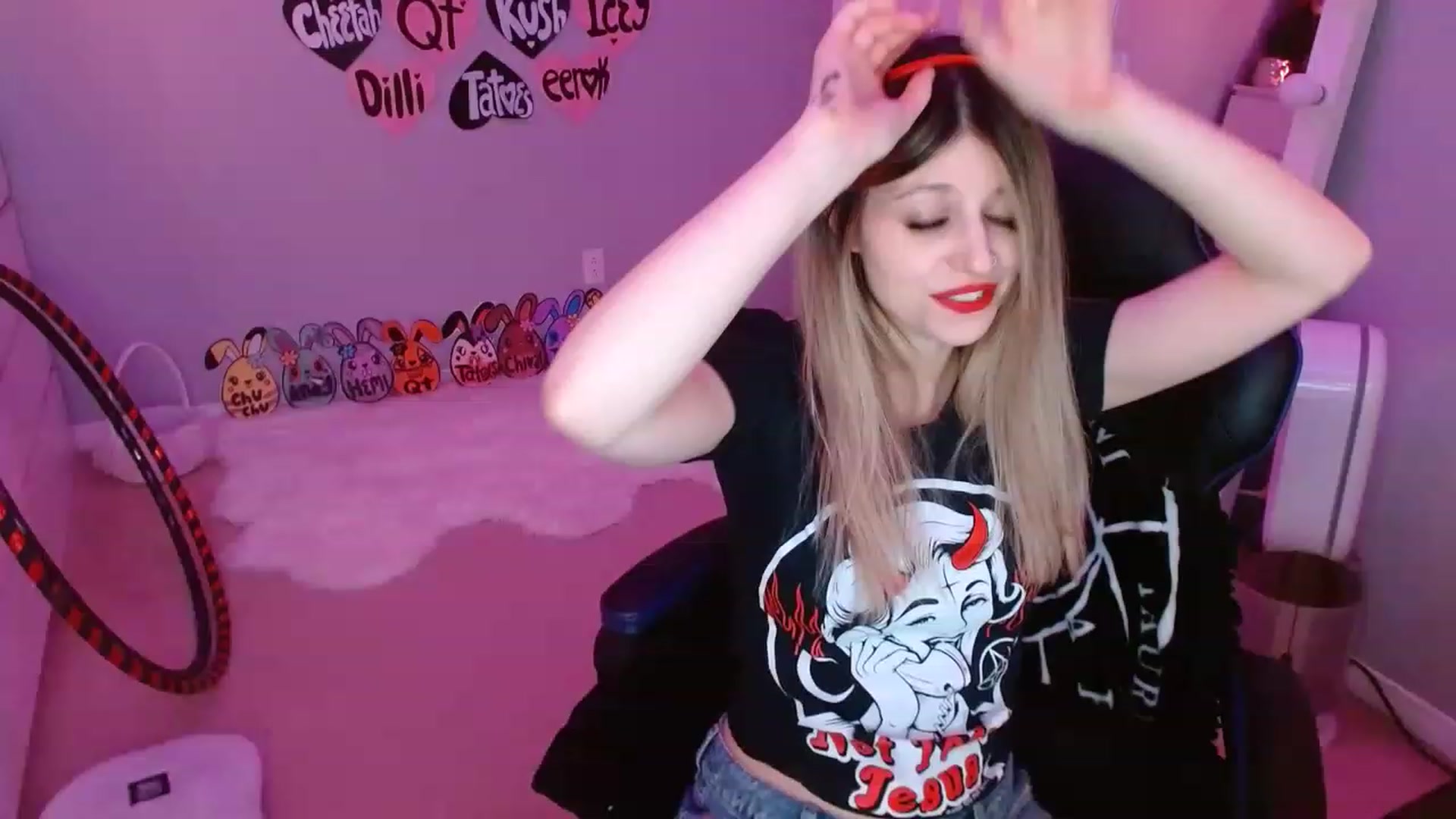 Gallery image thumbnail from Serafina's myfreecams stream on, 04/09/2023, 07:16 image 3 of 20
