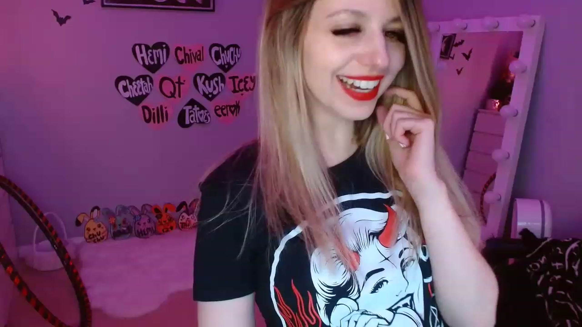 Gallery image thumbnail from Serafina's myfreecams stream on, 04/09/2023, 10:40 image 6 of 20