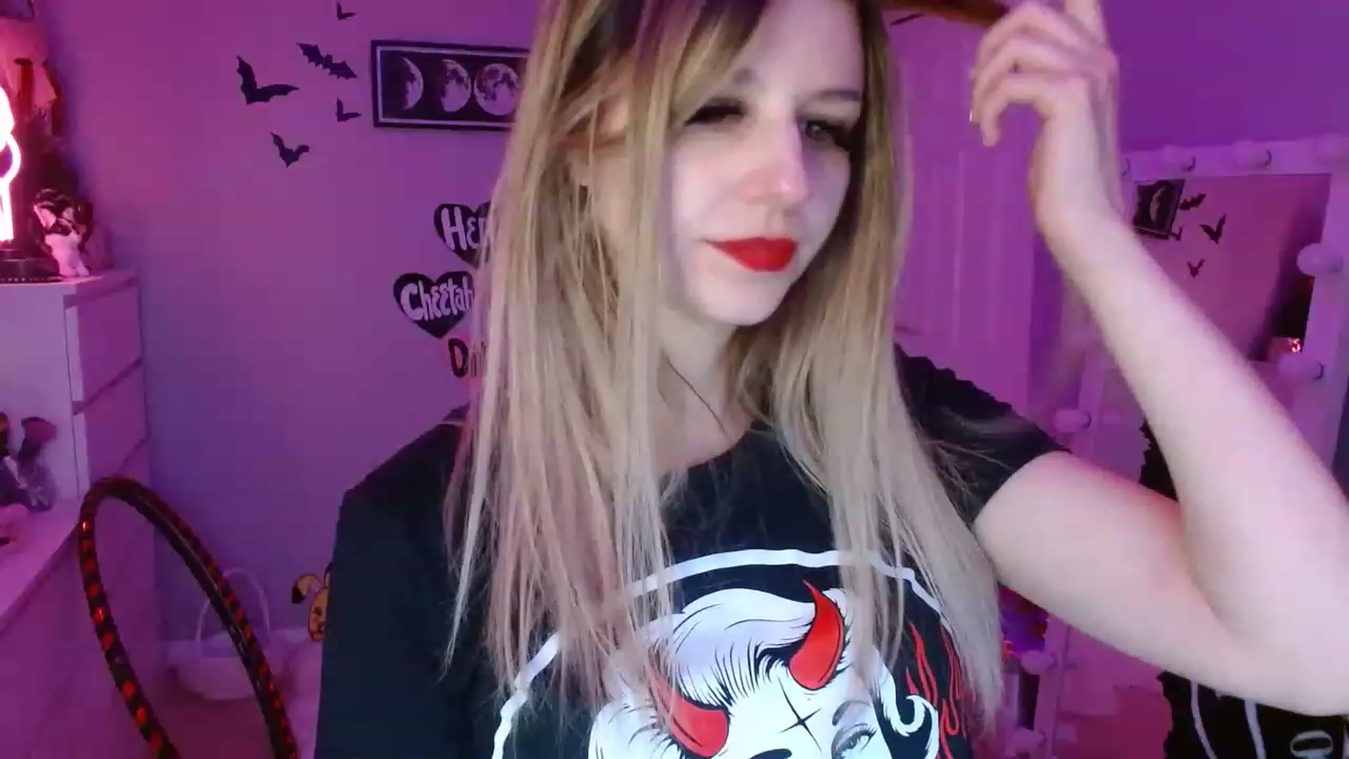 Gallery image thumbnail from Serafina's myfreecams stream on, 04/09/2023, 10:40 image 16 of 20