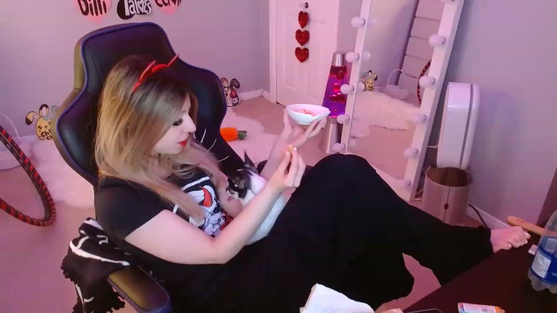 Gallery image thumbnail from Serafina's myfreecams stream on, 04/09/2023, 10:40 image 2 of 20