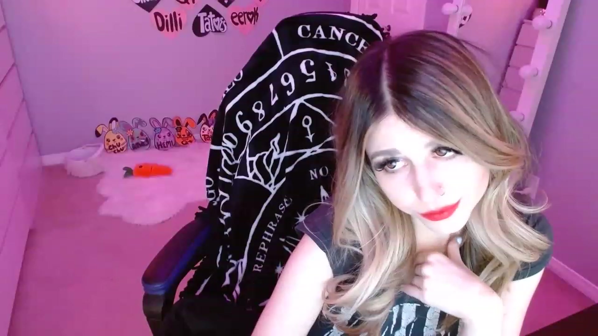 Gallery image thumbnail from Serafina's myfreecams stream on, 04/16/2023, 05:52 image 19 of 20