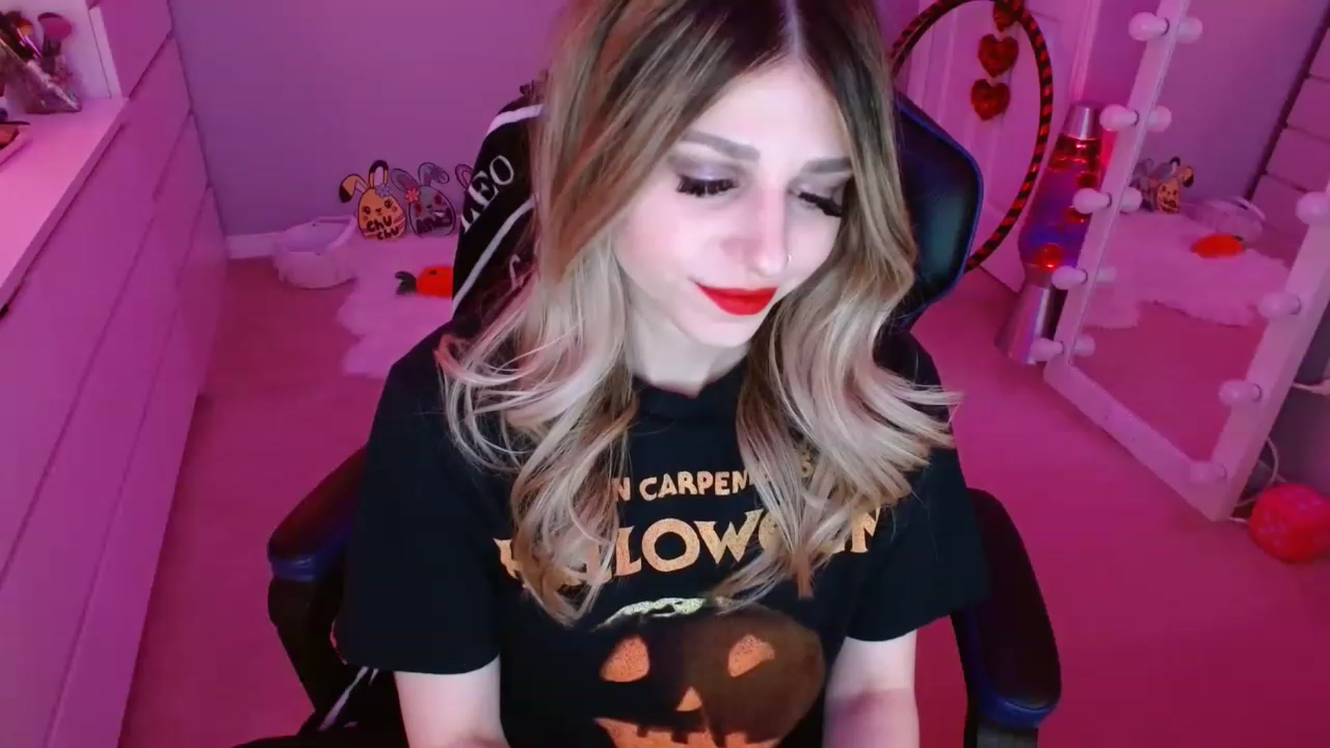 Gallery image thumbnail from Serafina's myfreecams stream on, 04/16/2023, 06:54 image 17 of 20