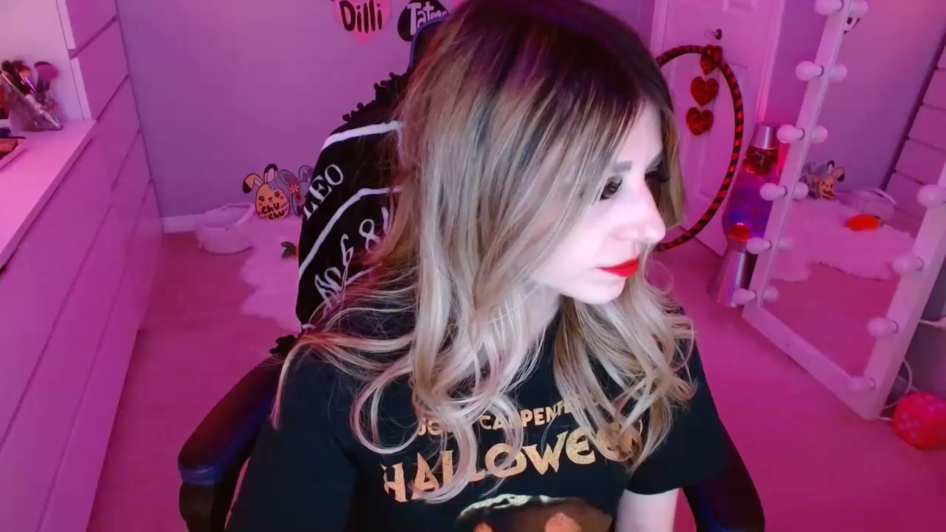 Gallery image thumbnail from Serafina's myfreecams stream on, 04/16/2023, 06:54 image 16 of 20