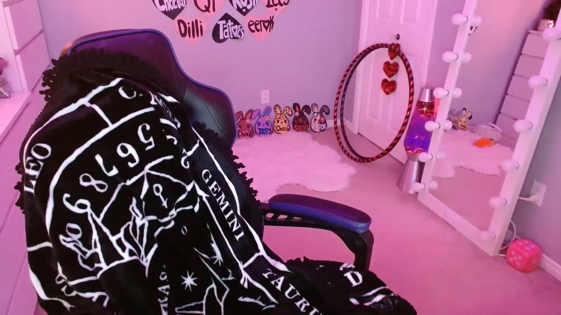 Gallery image thumbnail from Serafina's myfreecams stream on, 04/16/2023, 06:54 image 3 of 20