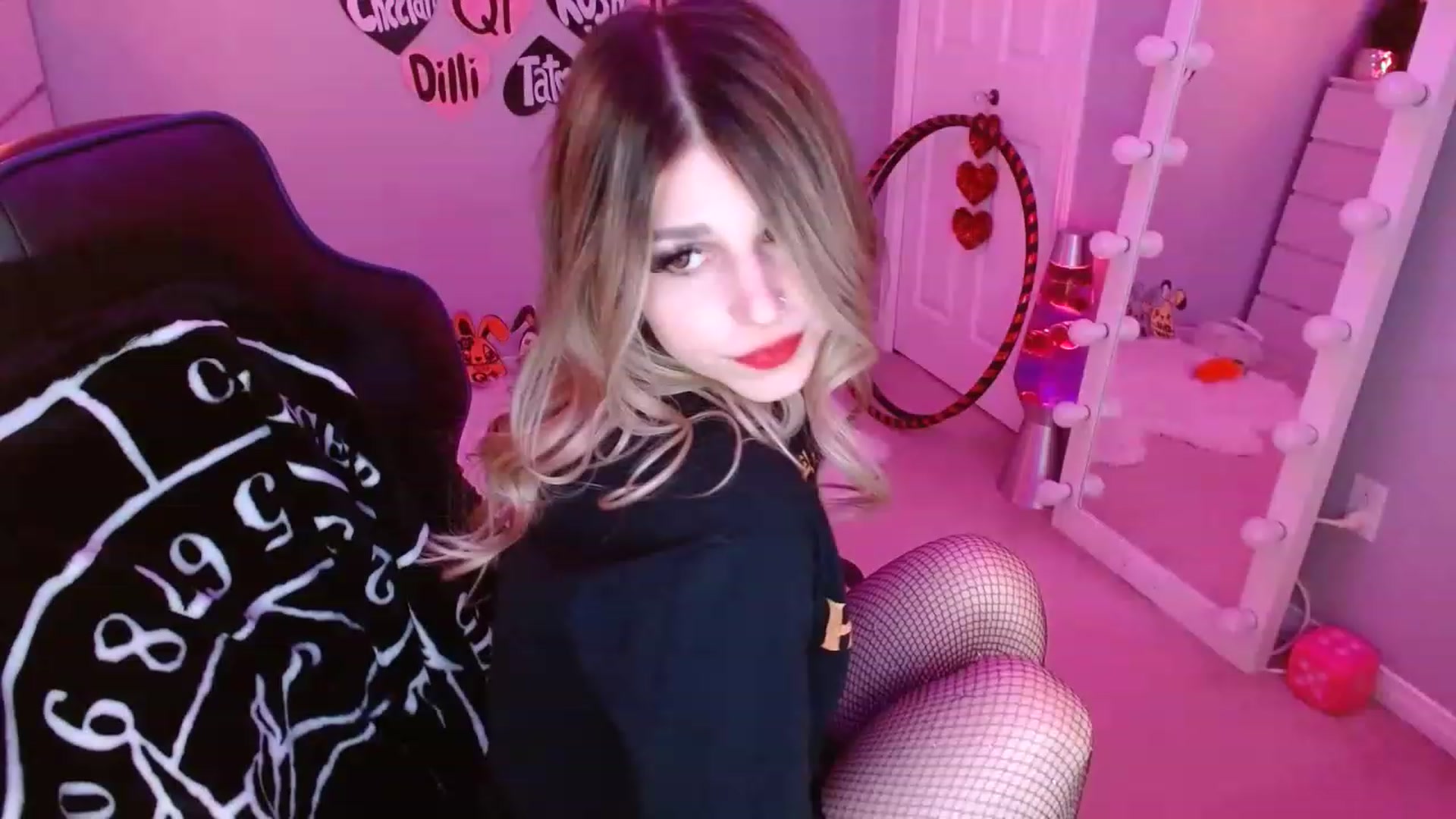 Gallery image thumbnail from Serafina's myfreecams stream on, 04/16/2023, 06:54 image 7 of 20