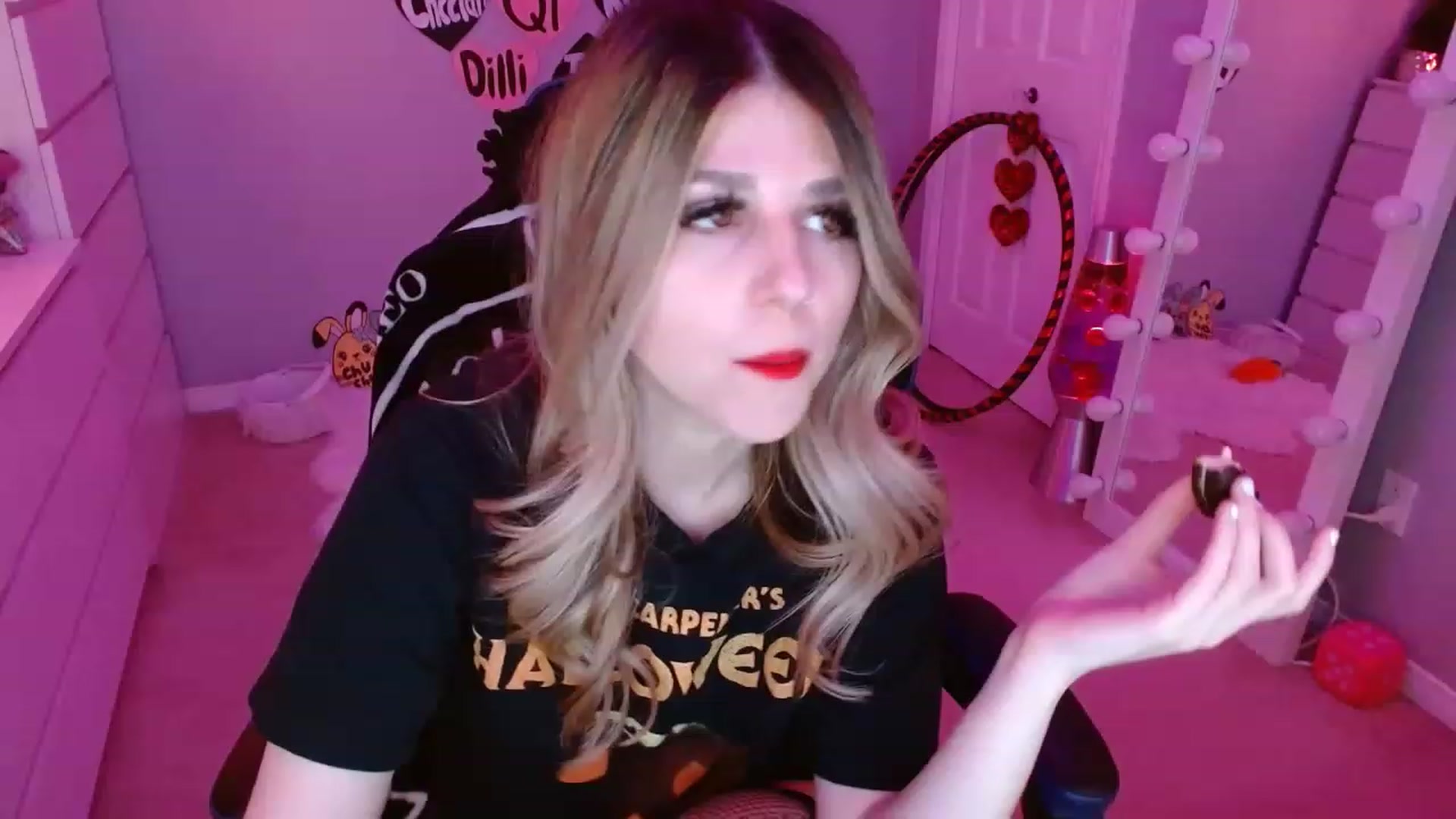 Gallery image thumbnail from Serafina's myfreecams stream on, 04/16/2023, 06:54 image 5 of 20