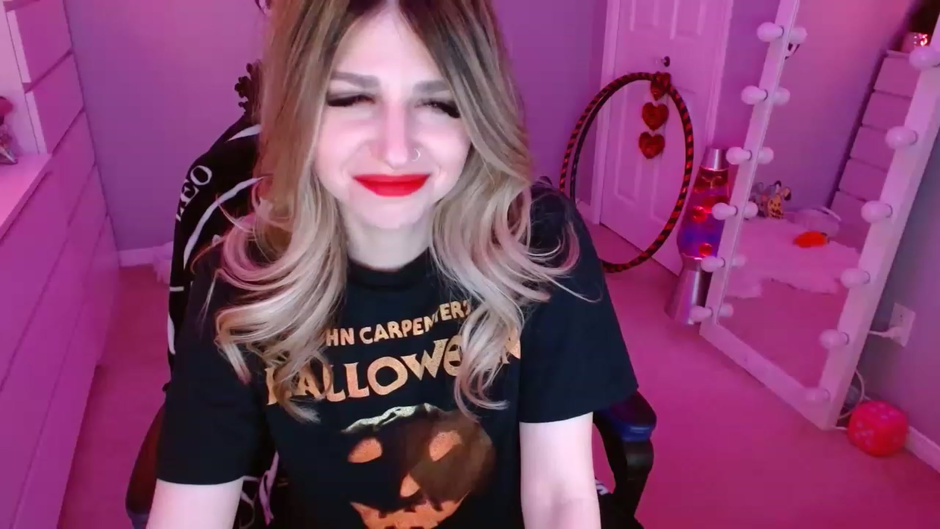 Gallery image thumbnail from Serafina's myfreecams stream on, 04/16/2023, 06:54 image 2 of 20