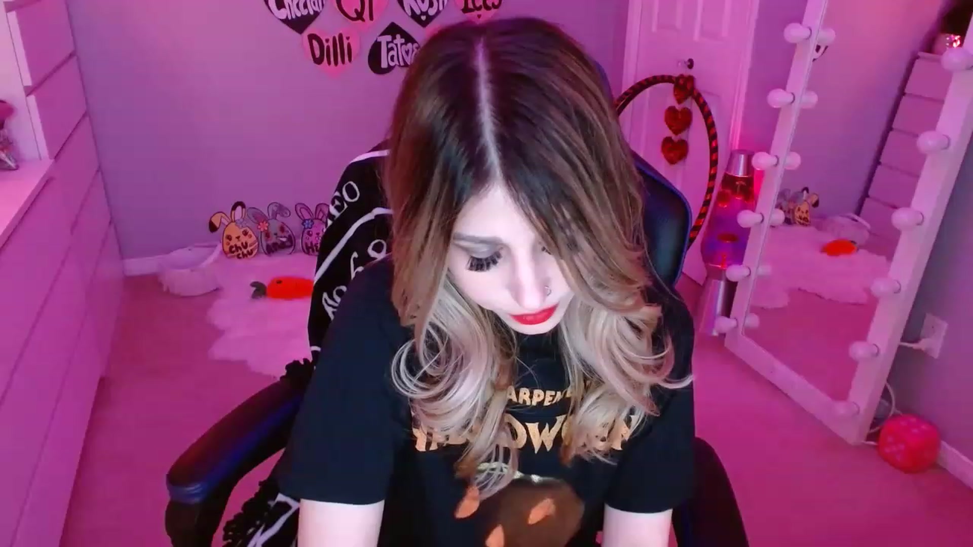 Gallery image thumbnail from Serafina's myfreecams stream on, 04/16/2023, 06:54 image 6 of 20