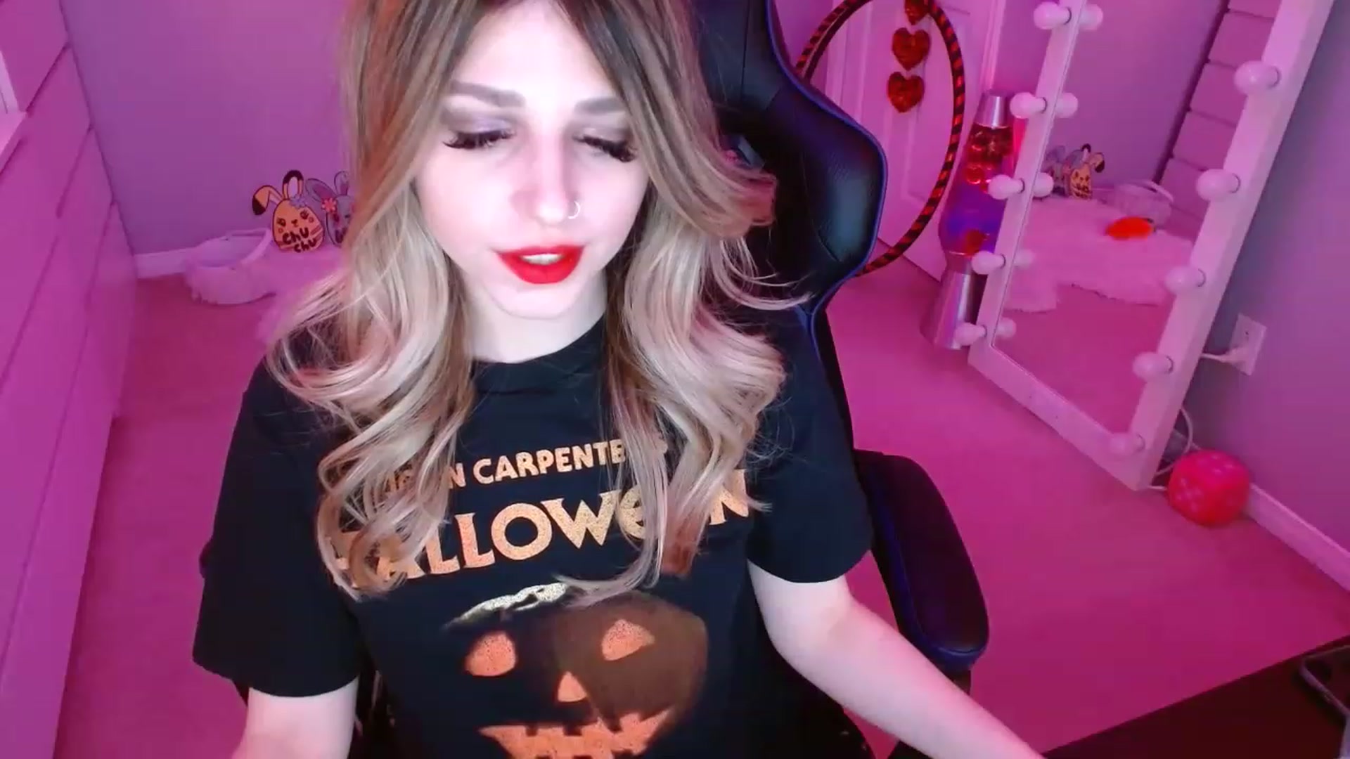 Gallery image thumbnail from Serafina's myfreecams stream on, 04/16/2023, 06:54 image 18 of 20