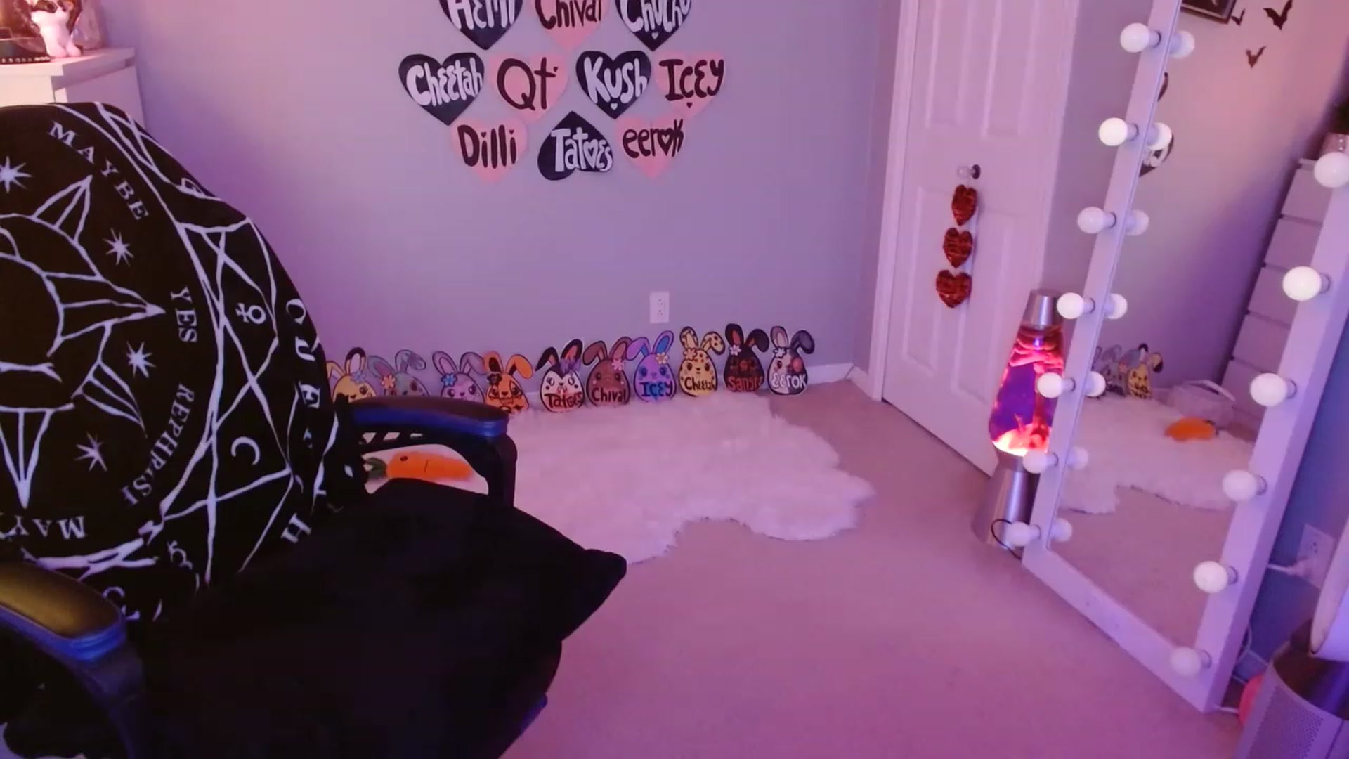 Gallery image thumbnail from Serafina's myfreecams stream on, 04/17/2023, 01:44 image 10 of 20