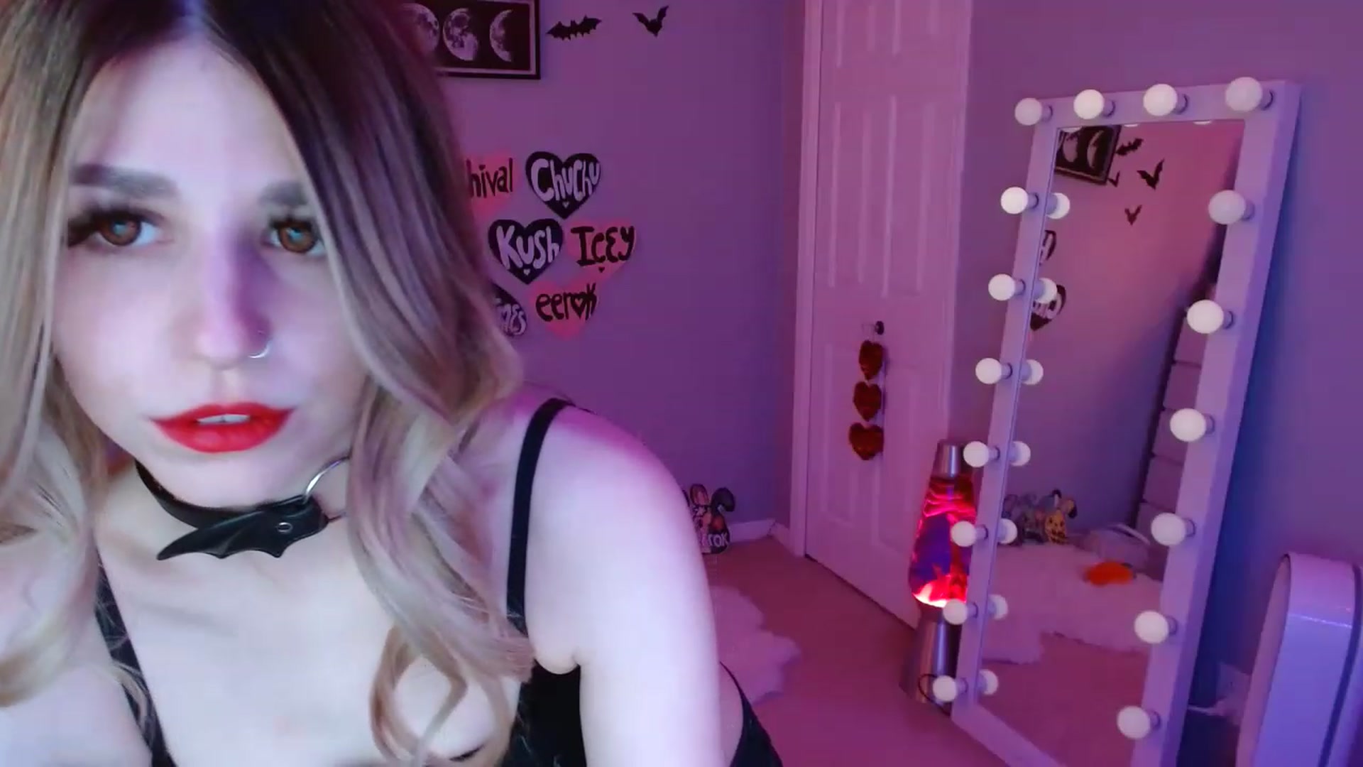 Gallery image thumbnail from Serafina's myfreecams stream on, 04/17/2023, 01:44 image 16 of 20