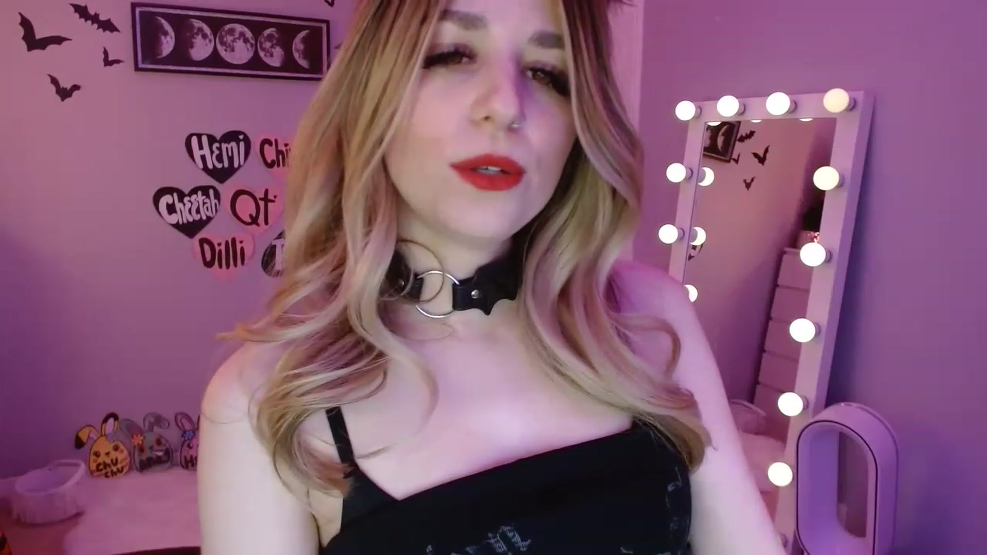 Gallery image thumbnail from Serafina's myfreecams stream on, 04/17/2023, 05:24 image 7 of 20