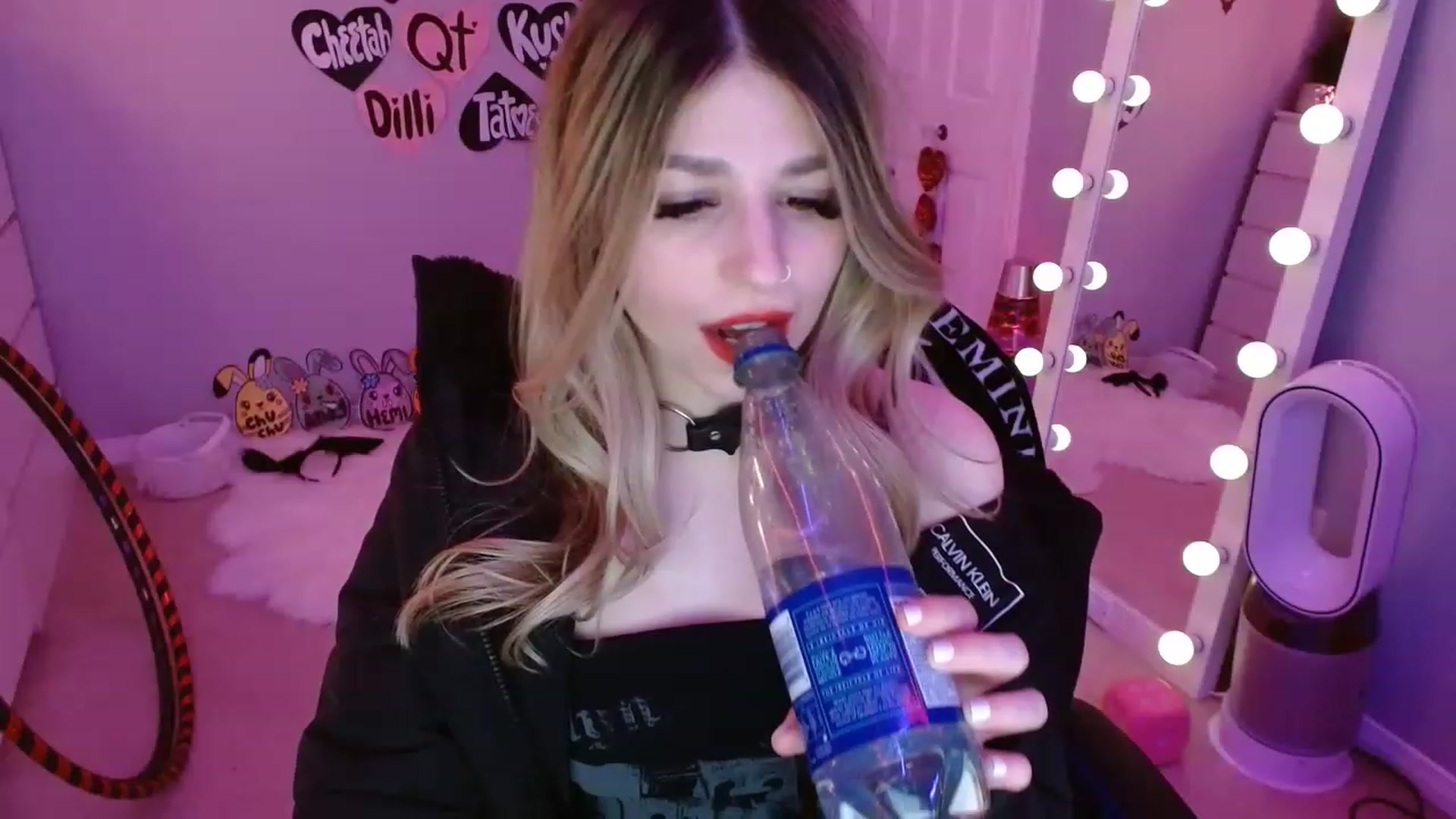 Gallery image thumbnail from Serafina's myfreecams stream on, 04/17/2023, 06:07 image 14 of 20