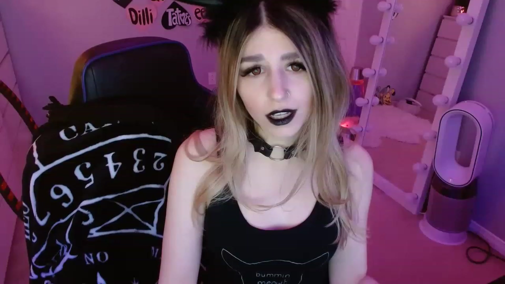 Gallery image thumbnail from Serafina's myfreecams stream on, 04/18/2023, 04:05 image 3 of 20