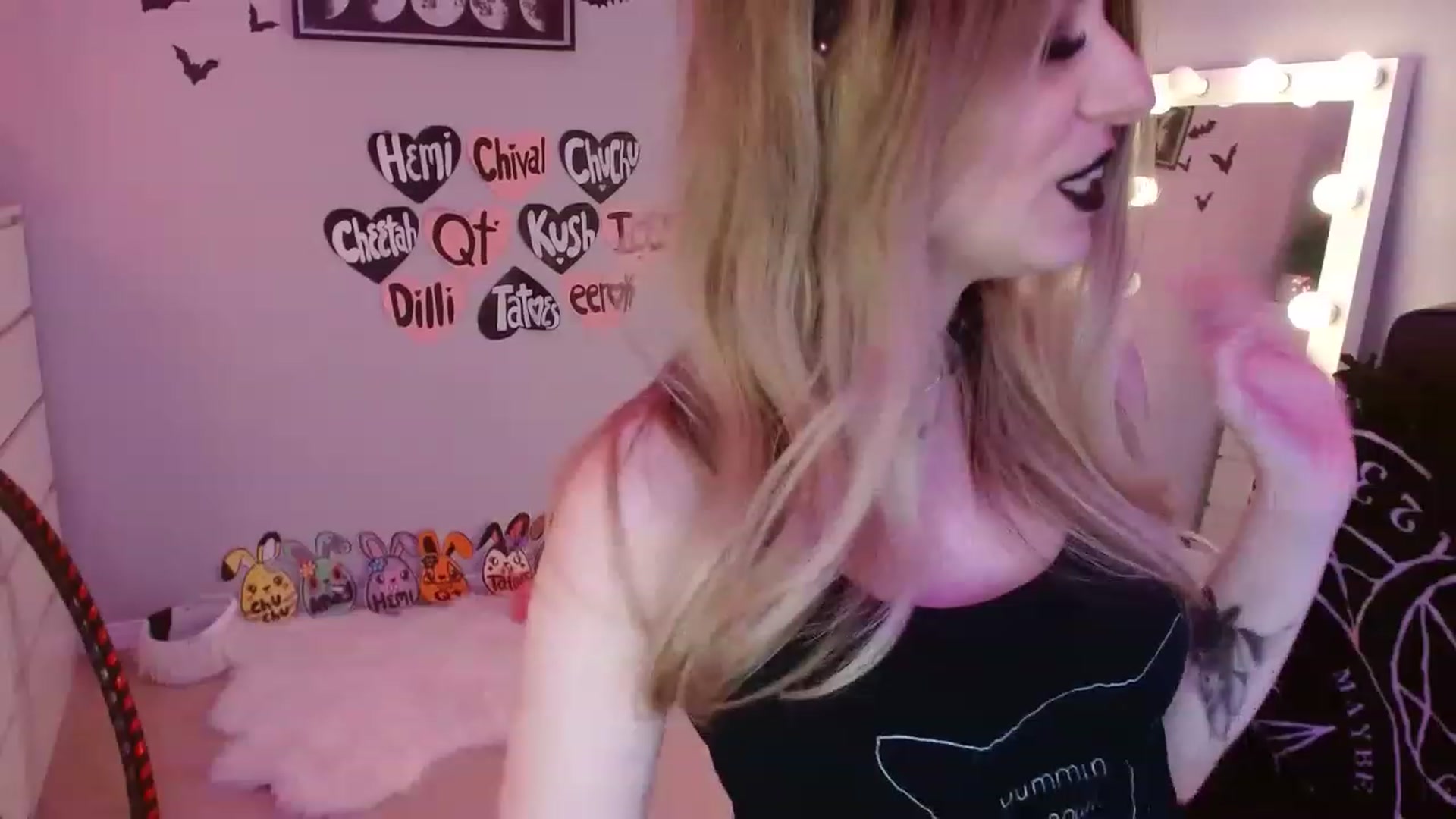 Gallery image thumbnail from Serafina's myfreecams stream on, 04/18/2023, 04:05 image 2 of 20