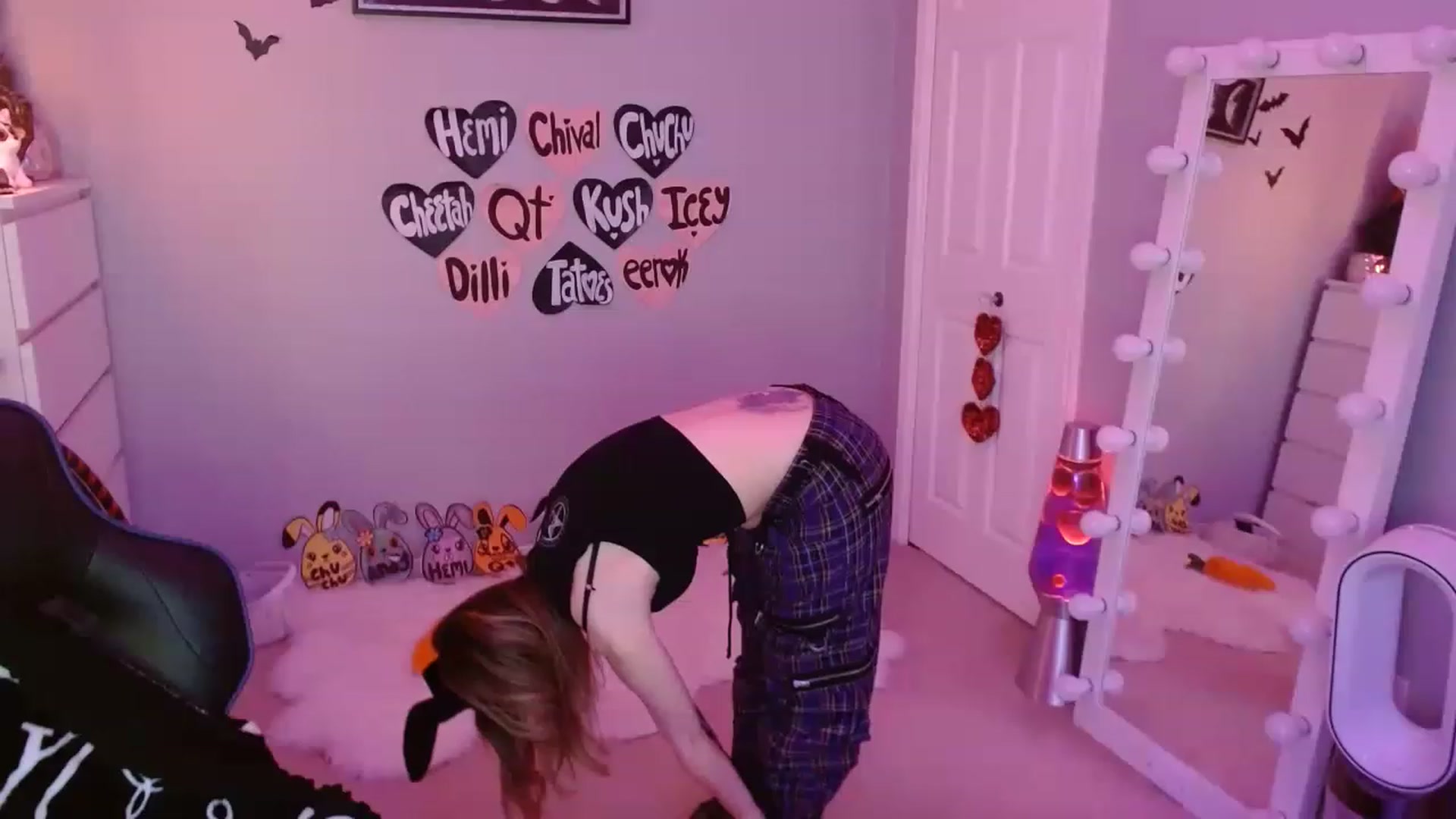 Gallery image thumbnail from Serafina's myfreecams stream on, 04/18/2023, 06:31 image 6 of 20