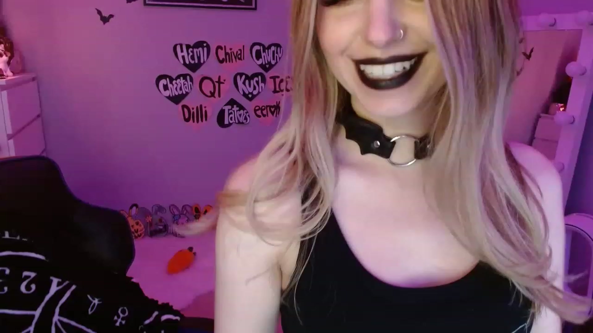 Gallery image thumbnail from Serafina's myfreecams stream on, 04/18/2023, 06:31 image 7 of 20
