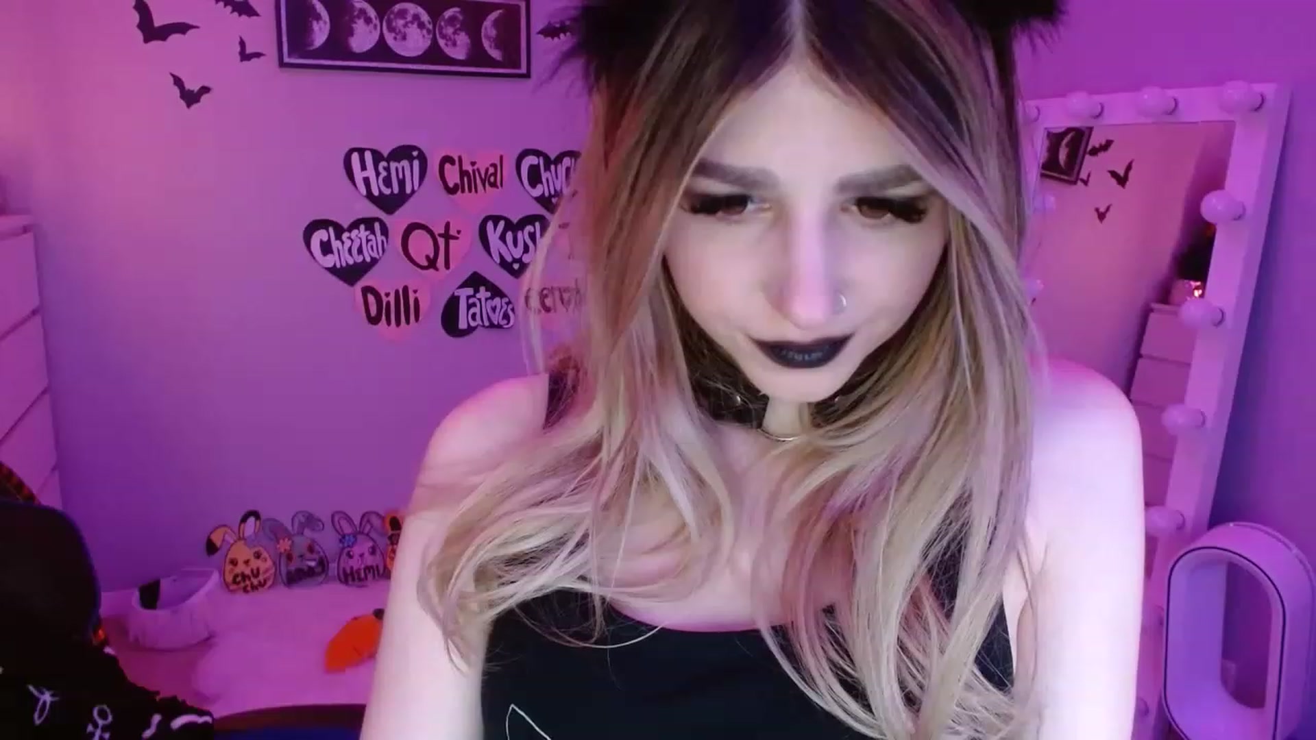 Gallery image thumbnail from Serafina's myfreecams stream on, 04/18/2023, 06:31 image 12 of 20