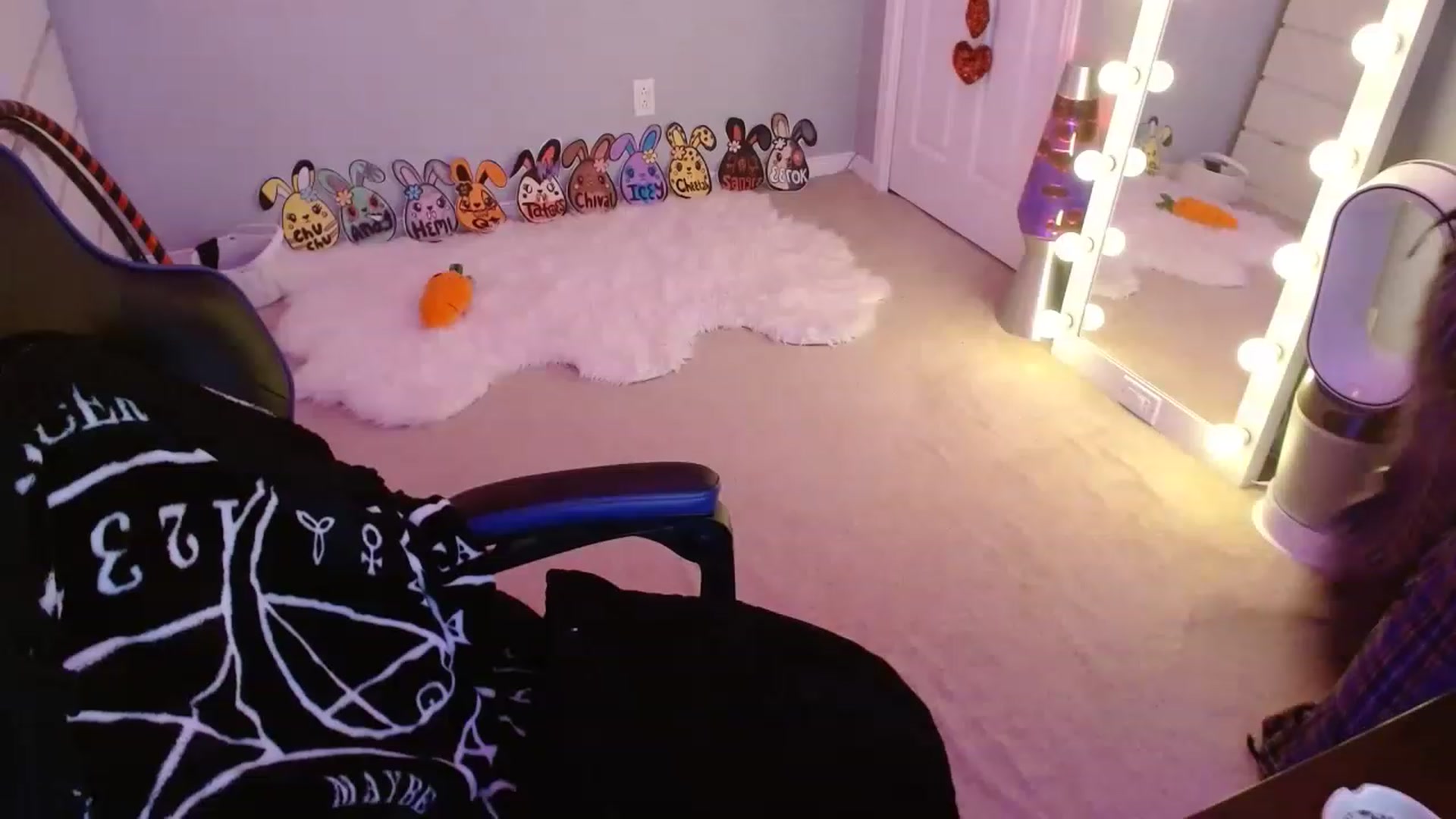 Gallery image thumbnail from Serafina's myfreecams stream on, 04/18/2023, 08:12 image 8 of 20
