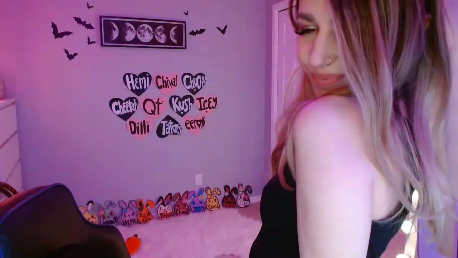 Gallery image thumbnail from Serafina's myfreecams stream on, 04/18/2023, 08:12 image 1 of 20