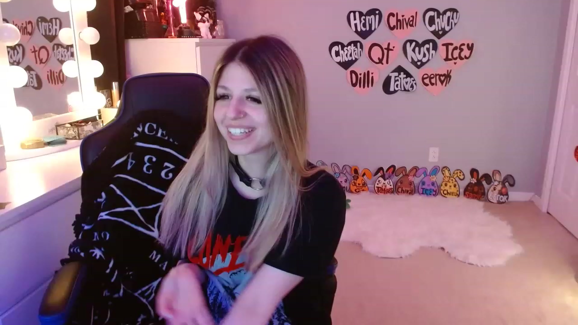 Gallery image thumbnail from Serafina's myfreecams stream on, 04/19/2023, 05:23 image 20 of 20