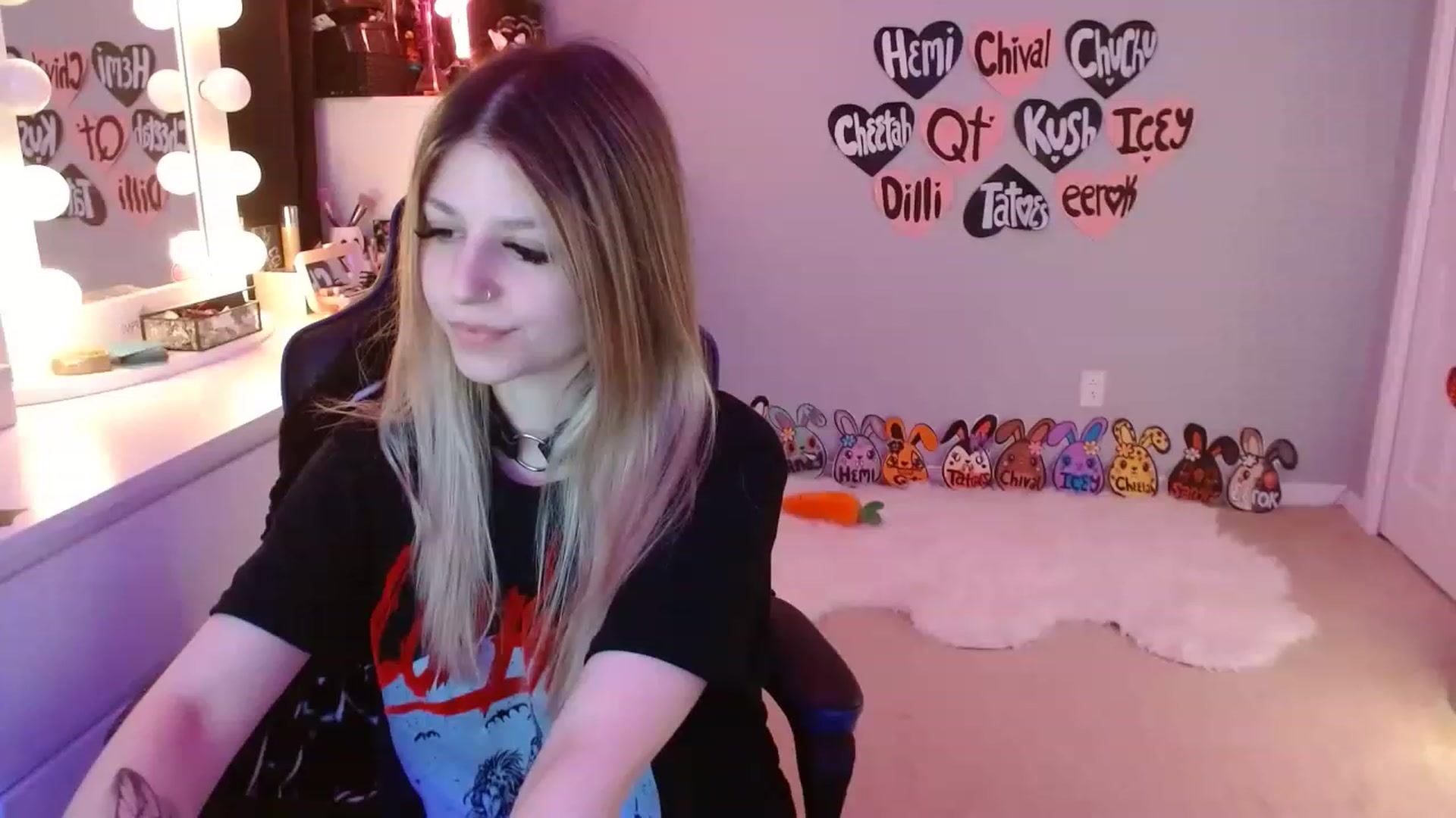 Gallery image thumbnail from Serafina's myfreecams stream on, 04/19/2023, 05:23 image 19 of 20