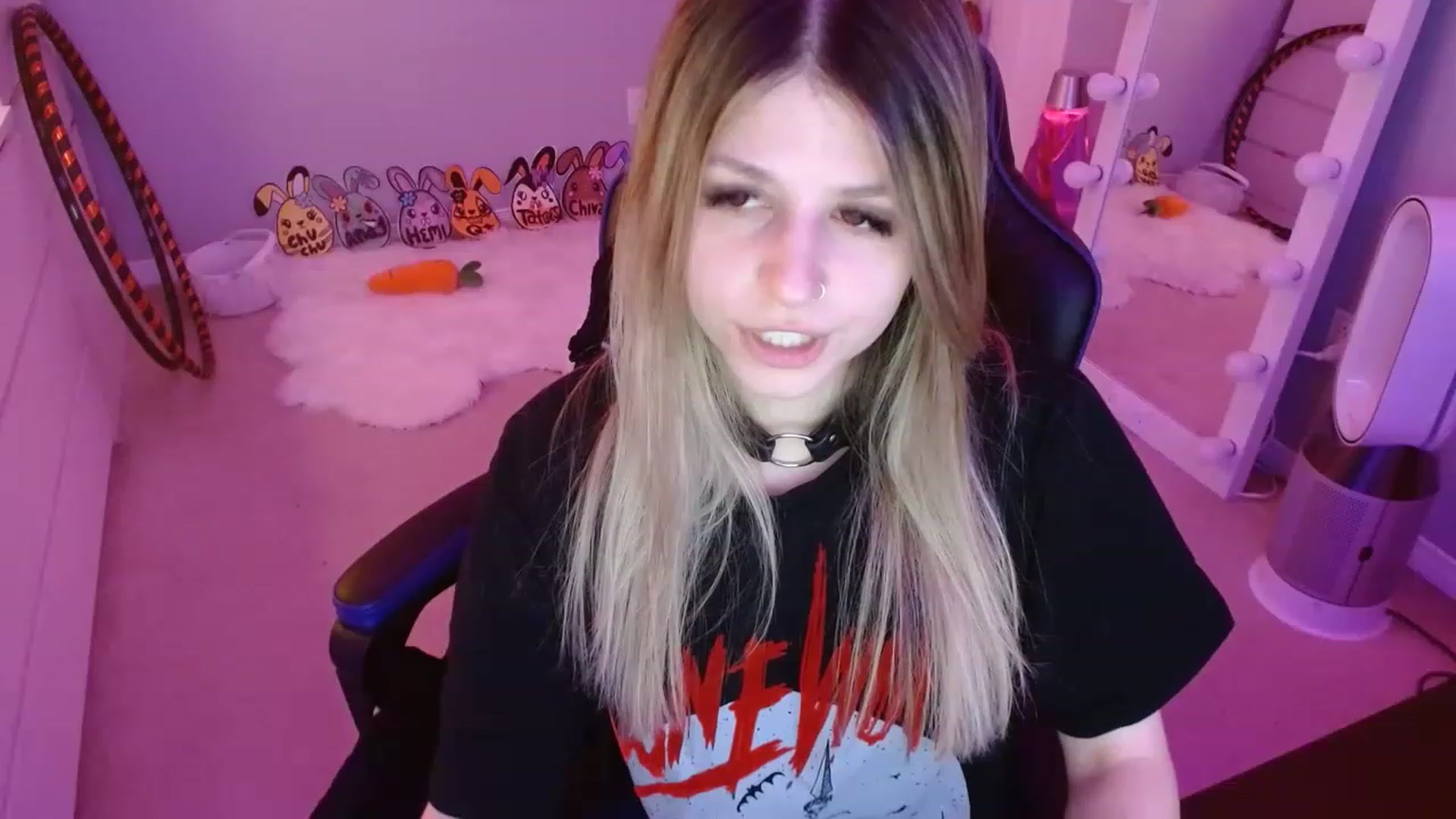 Gallery image thumbnail from Serafina's myfreecams stream on, 04/19/2023, 07:01 image 7 of 20
