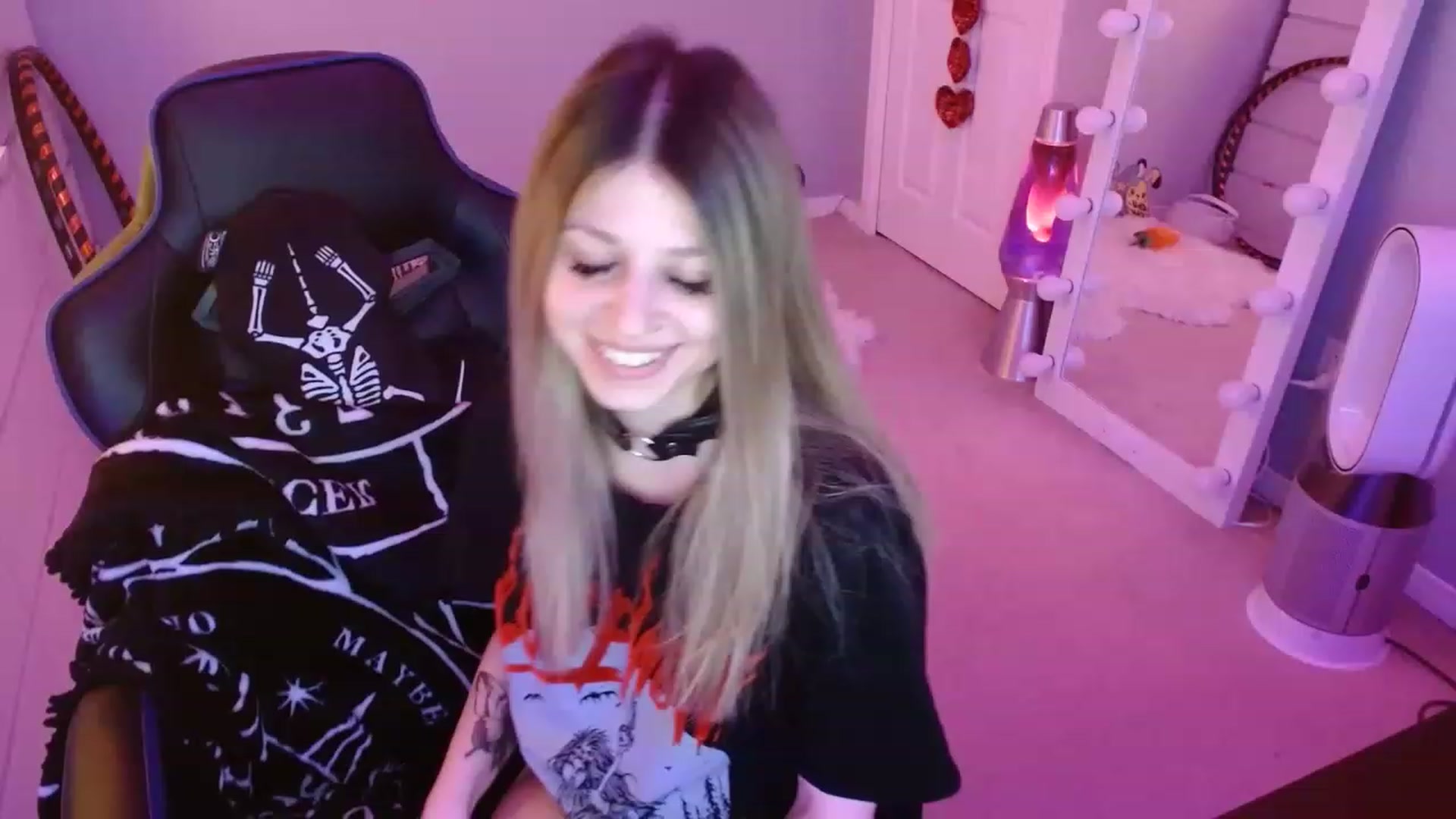 Gallery image thumbnail from Serafina's myfreecams stream on, 04/19/2023, 07:01 image 17 of 20