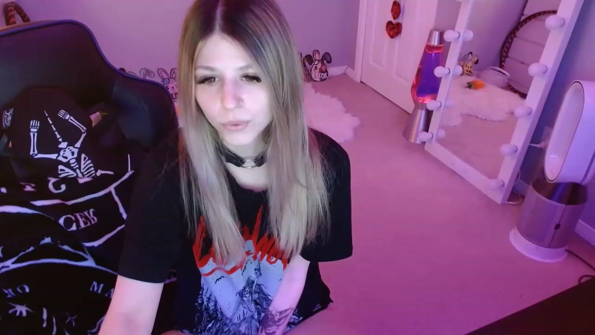 Gallery image thumbnail from Serafina's myfreecams stream on, 04/19/2023, 07:01 image 12 of 20