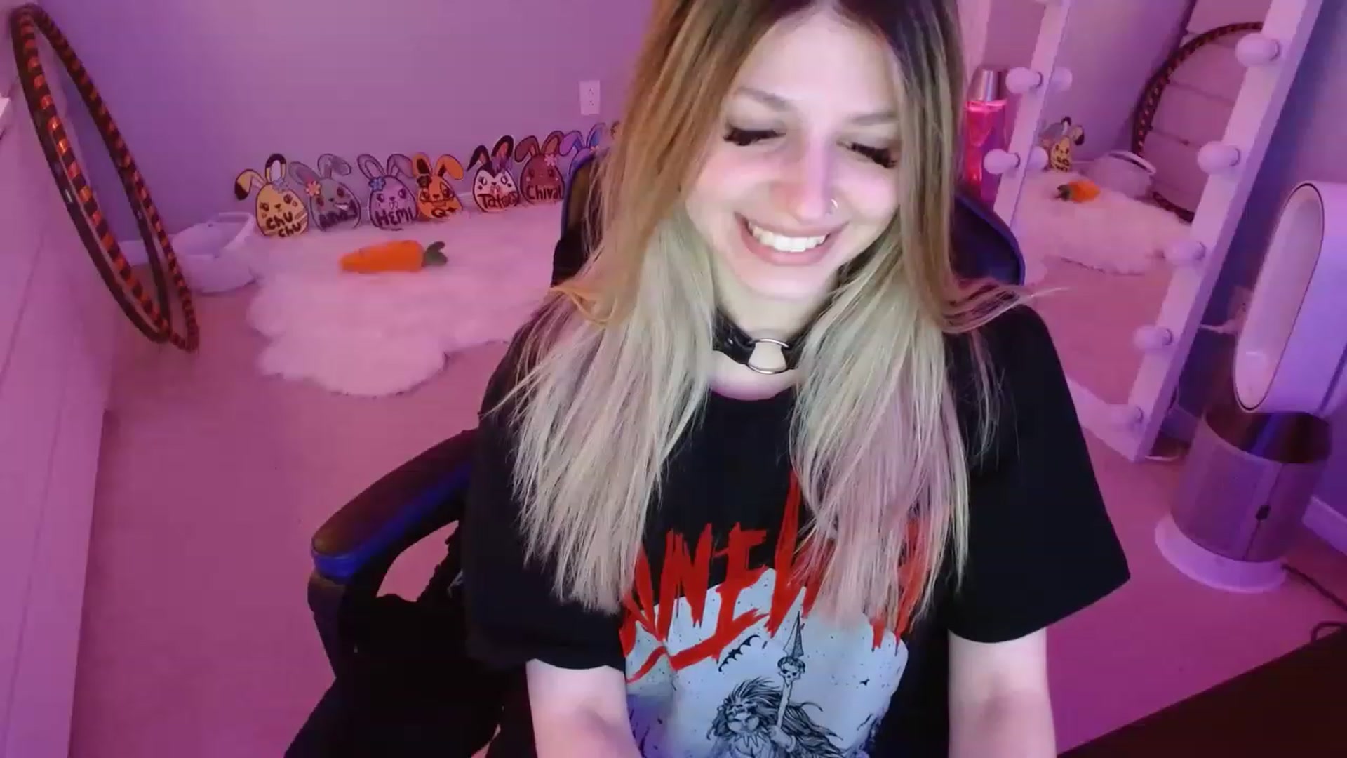 Gallery image thumbnail from Serafina's myfreecams stream on, 04/19/2023, 07:01 image 5 of 20