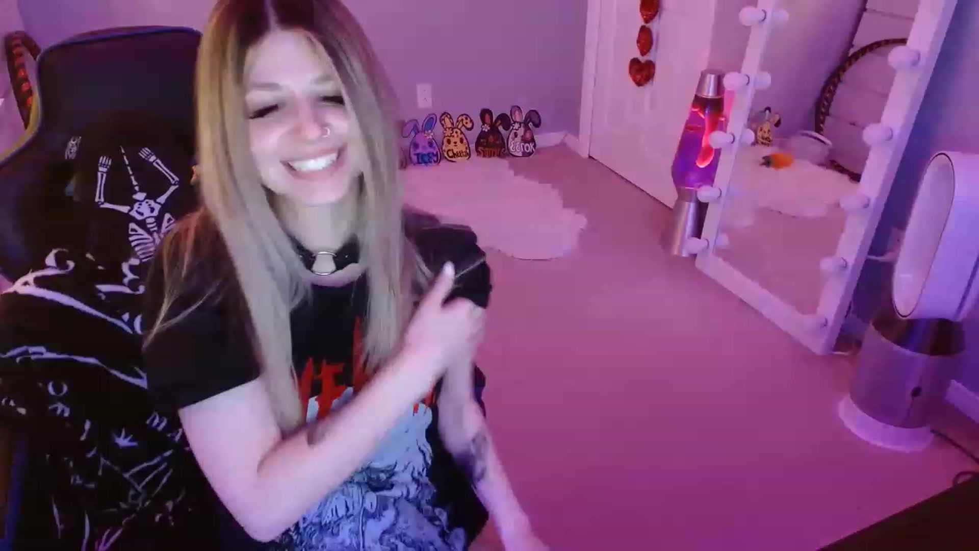 Gallery image thumbnail from Serafina's myfreecams stream on, 04/19/2023, 07:01 image 19 of 20