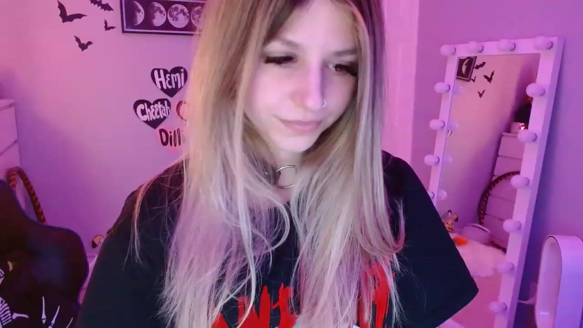 Gallery image thumbnail from Serafina's myfreecams stream on, 04/19/2023, 07:01 image 20 of 20