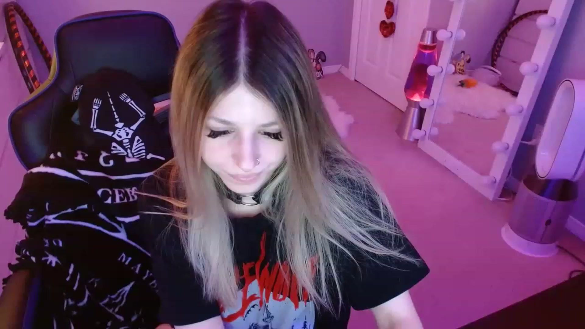 Gallery image thumbnail from Serafina's myfreecams stream on, 04/19/2023, 07:01 image 14 of 20