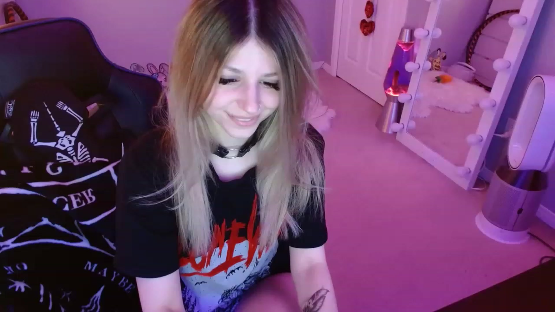 Gallery image thumbnail from Serafina's myfreecams stream on, 04/19/2023, 07:01 image 11 of 20