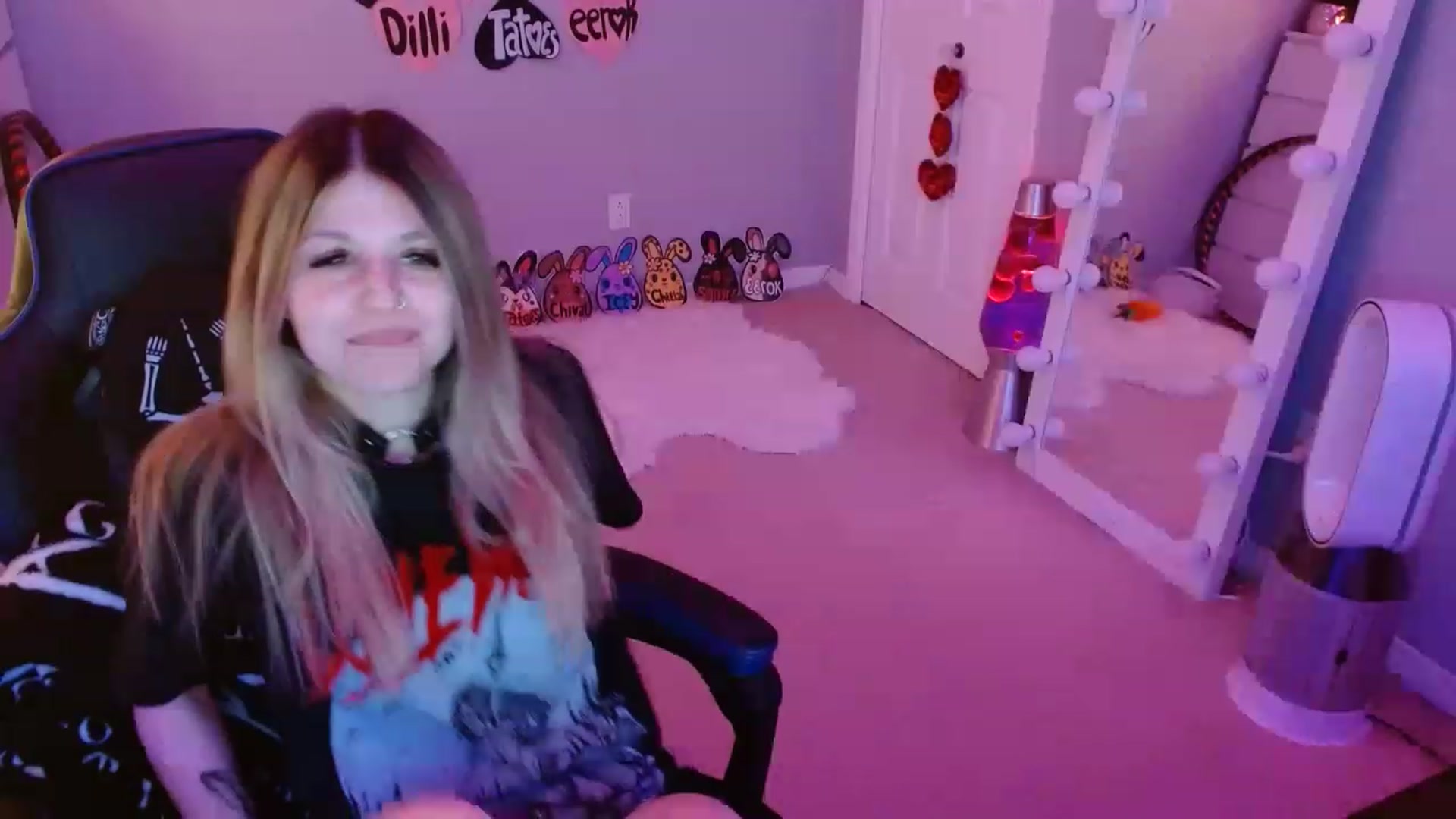 Gallery image thumbnail from Serafina's myfreecams stream on, 04/19/2023, 07:21 image 9 of 20