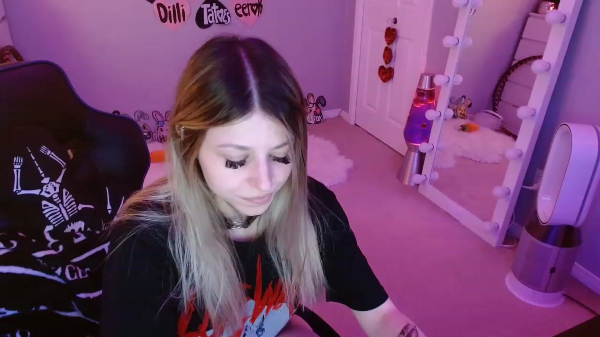 Gallery image thumbnail from Serafina's myfreecams stream on, 04/19/2023, 07:21 image 1 of 20