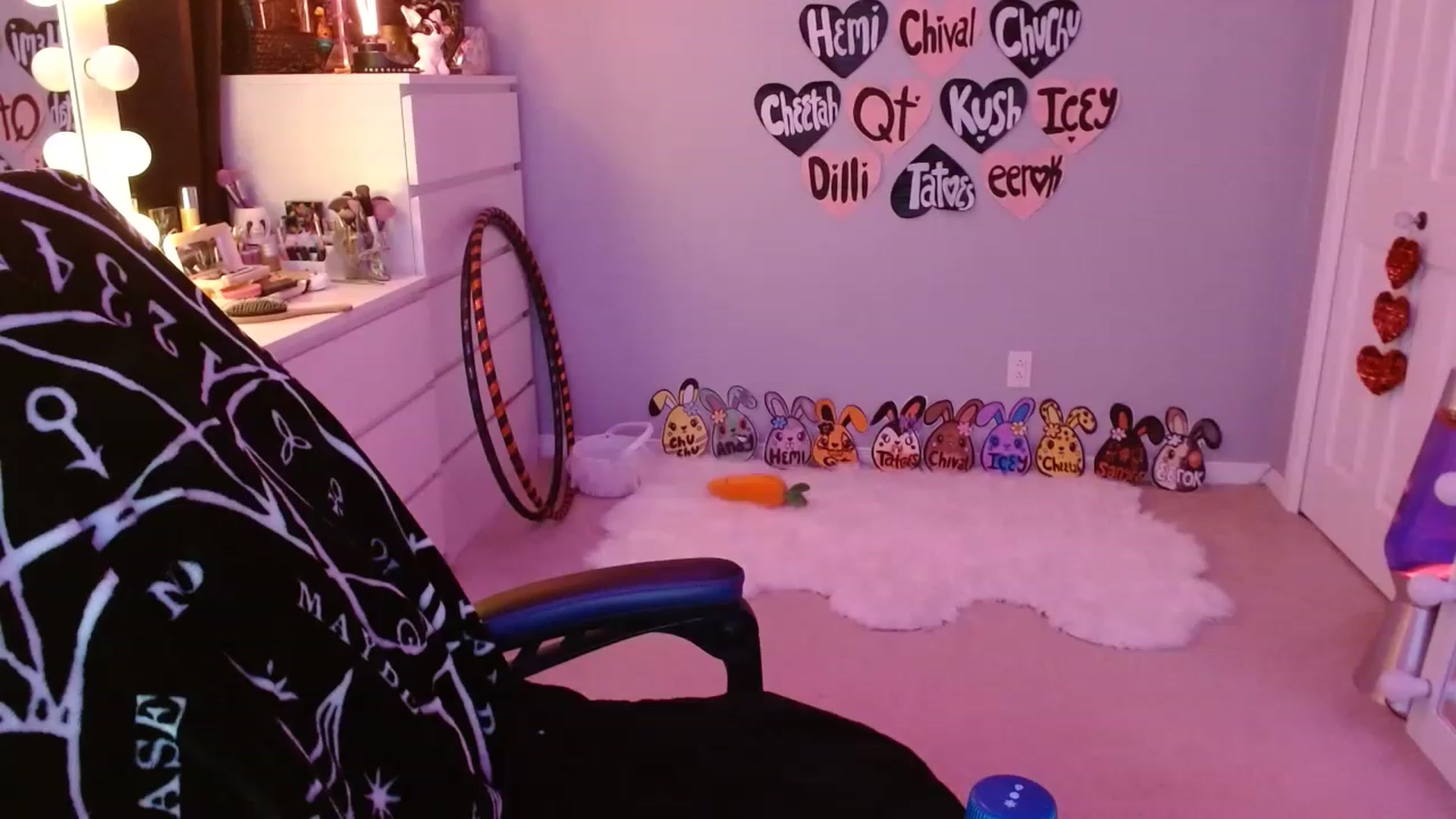 Gallery image thumbnail from Serafina's myfreecams stream on, 04/20/2023, 03:04 image 1 of 20
