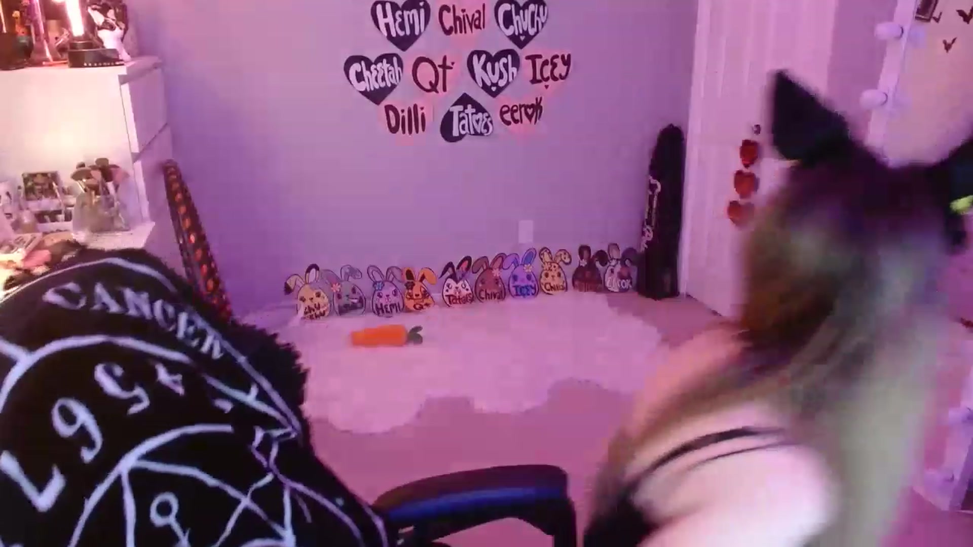 Gallery image thumbnail from Serafina's myfreecams stream on, 04/20/2023, 03:04 image 17 of 20