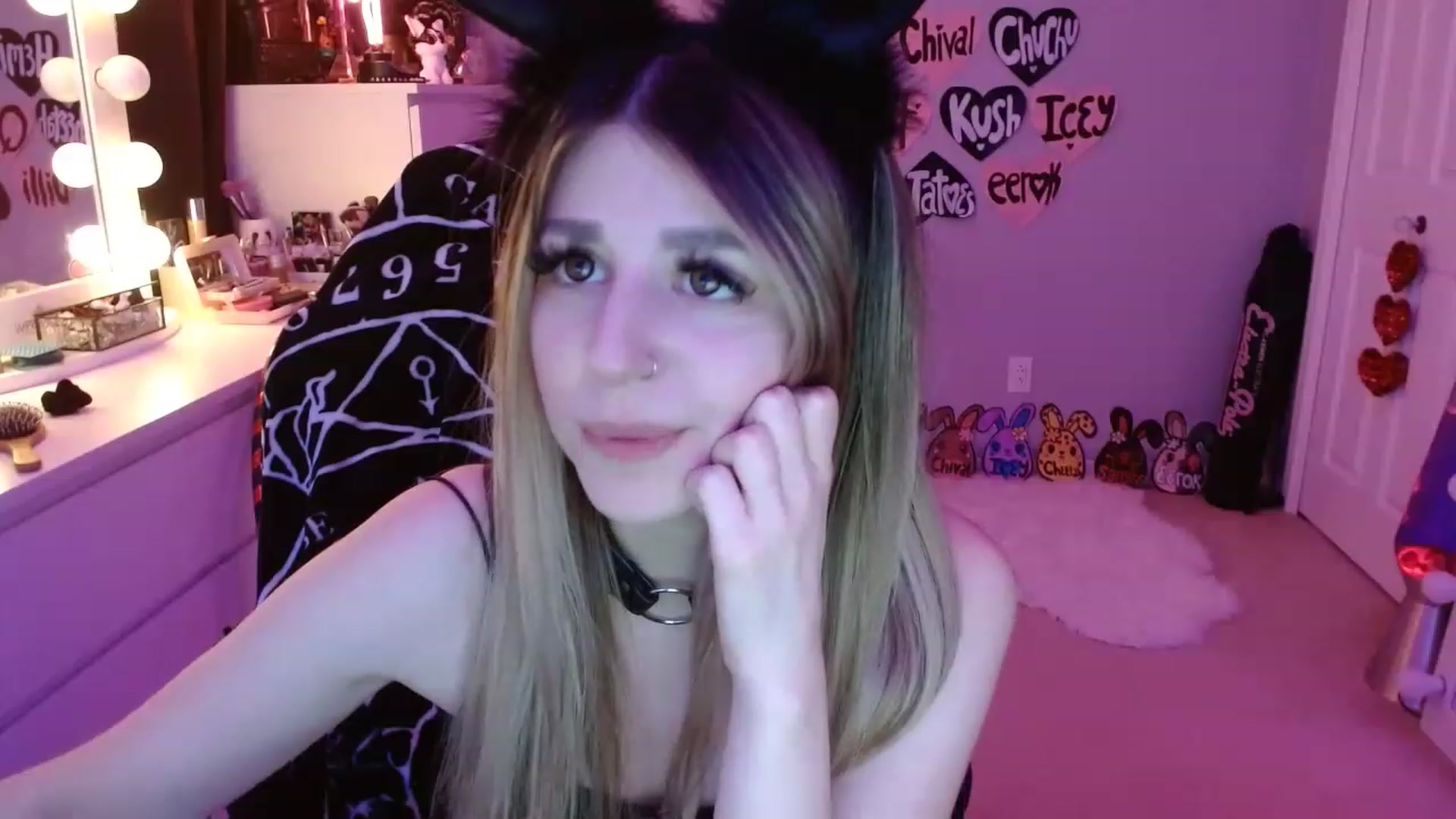 Gallery image thumbnail from Serafina's myfreecams stream on, 04/20/2023, 04:48 image 8 of 20