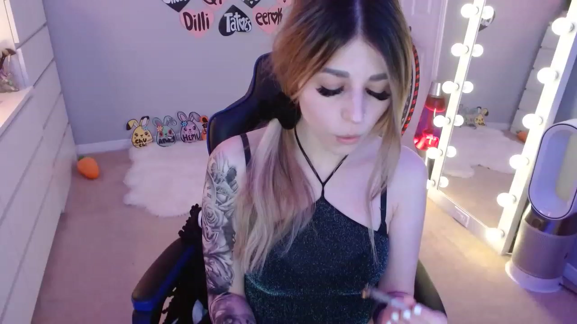 Gallery image thumbnail from Serafina's myfreecams stream on, 04/23/2023, 03:01 image 16 of 20