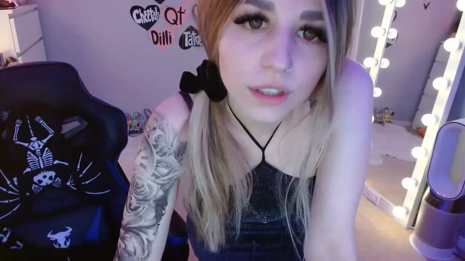 Gallery image thumbnail from Serafina's myfreecams stream on, 04/23/2023, 03:01 image 13 of 20