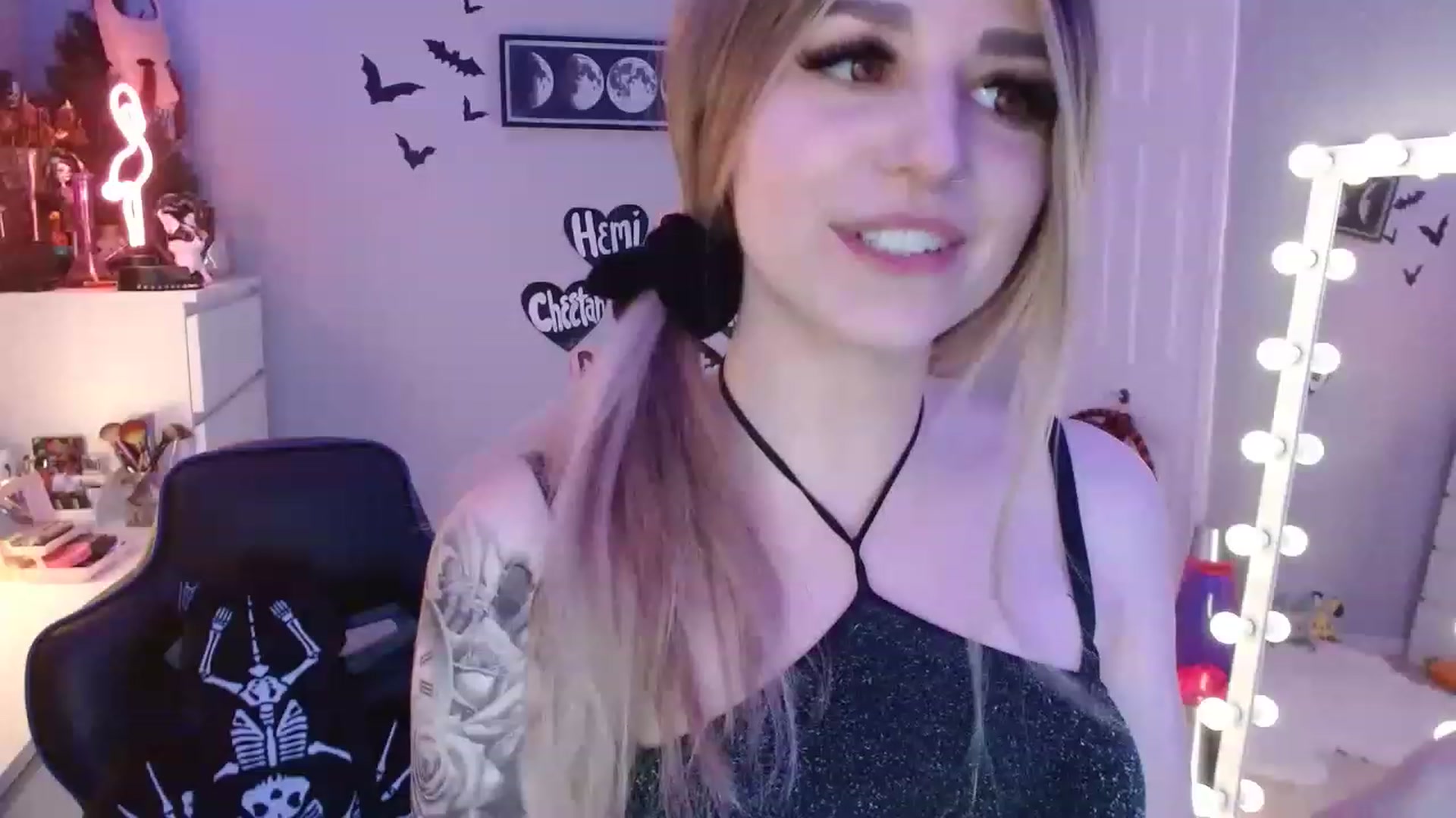 Gallery image thumbnail from Serafina's myfreecams stream on, 04/23/2023, 03:01 image 6 of 20