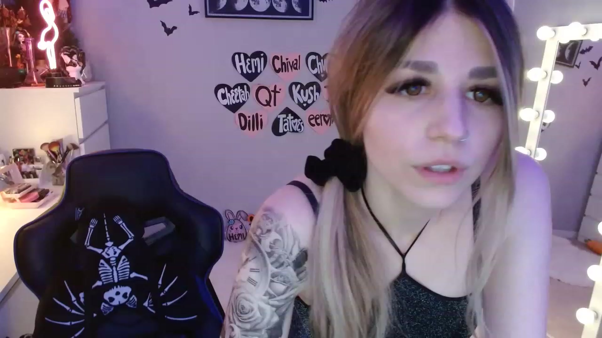 Gallery image thumbnail from Serafina's myfreecams stream on, 04/23/2023, 03:01 image 12 of 20