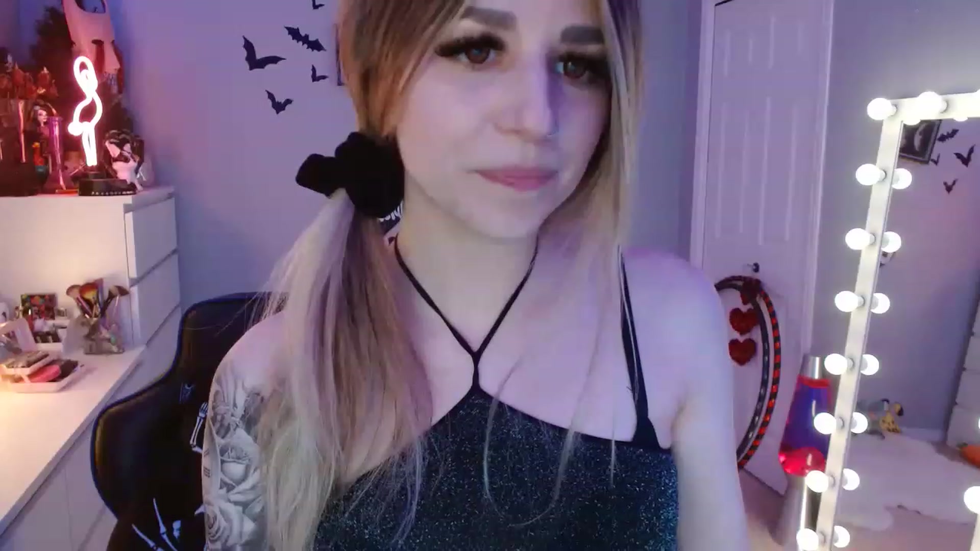 Gallery image thumbnail from Serafina's myfreecams stream on, 04/23/2023, 03:01 image 8 of 20