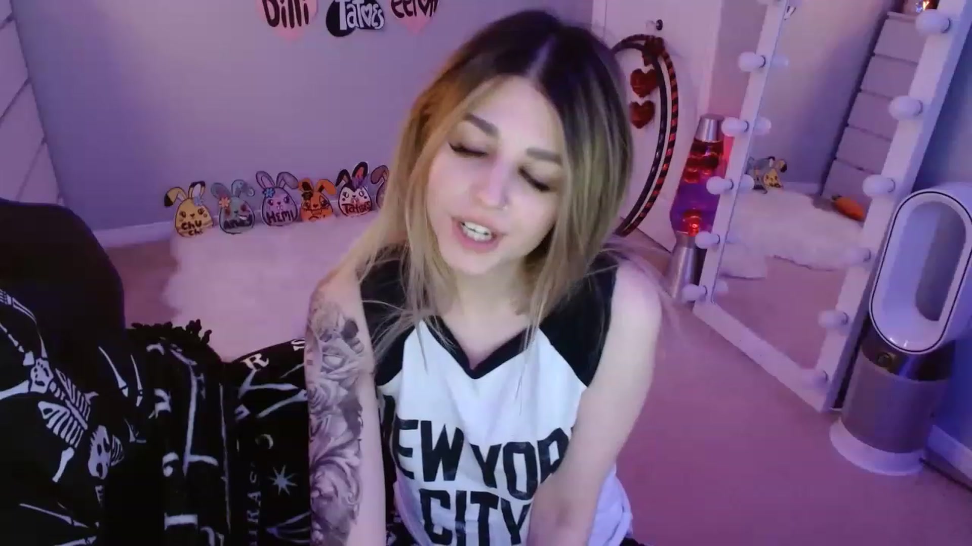 Gallery image thumbnail from Serafina's myfreecams stream on, 04/23/2023, 07:48 image 4 of 20