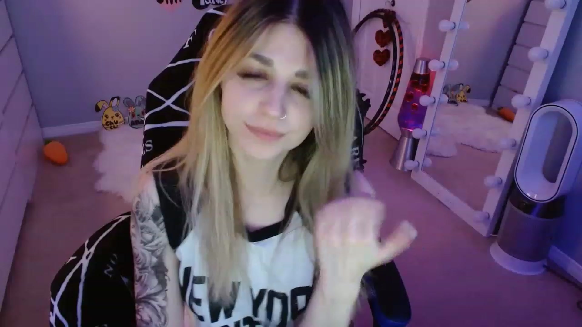 Gallery image thumbnail from Serafina's myfreecams stream on, 04/23/2023, 07:48 image 19 of 20