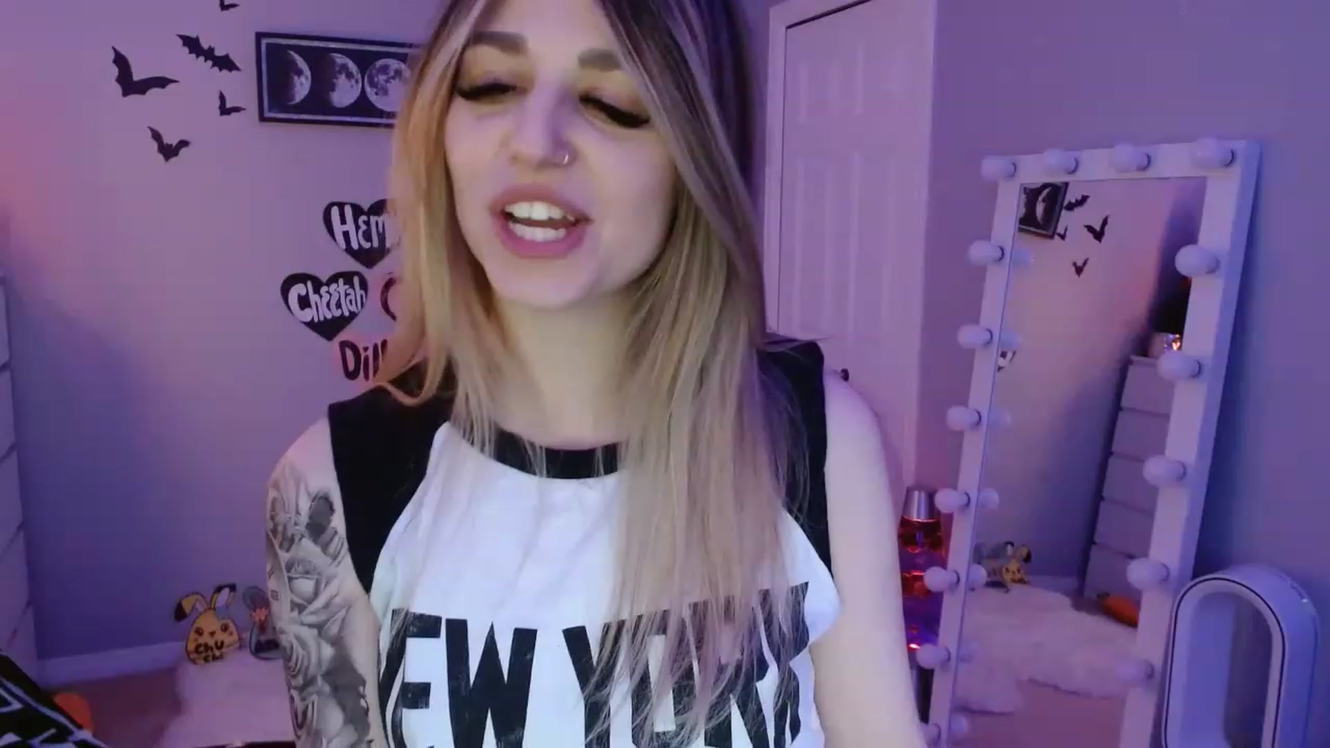 Gallery image thumbnail from Serafina's myfreecams stream on, 04/23/2023, 07:48 image 2 of 20